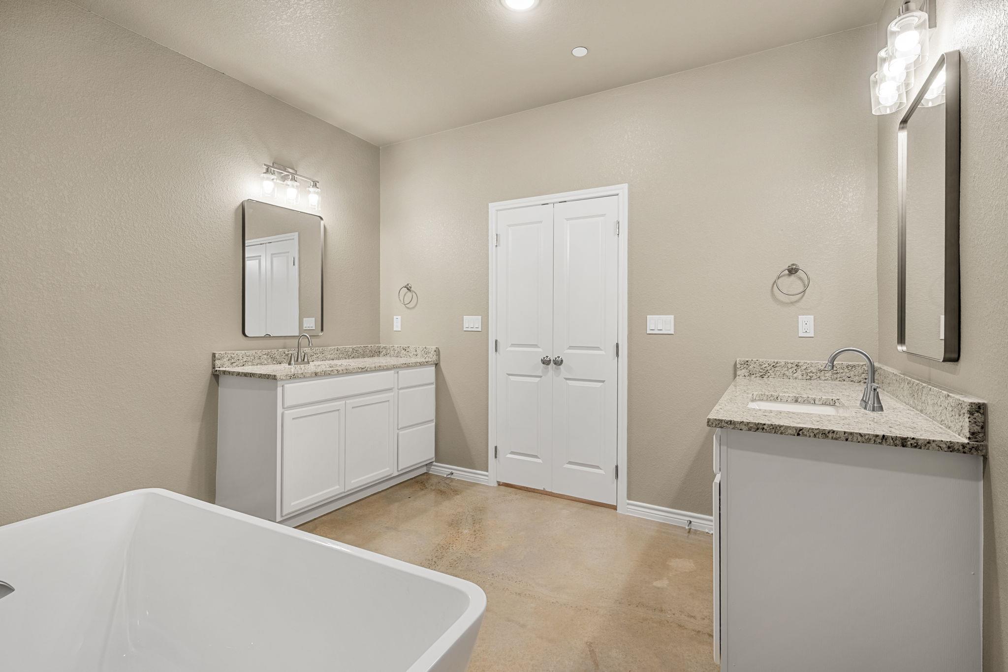408 W Avenue C