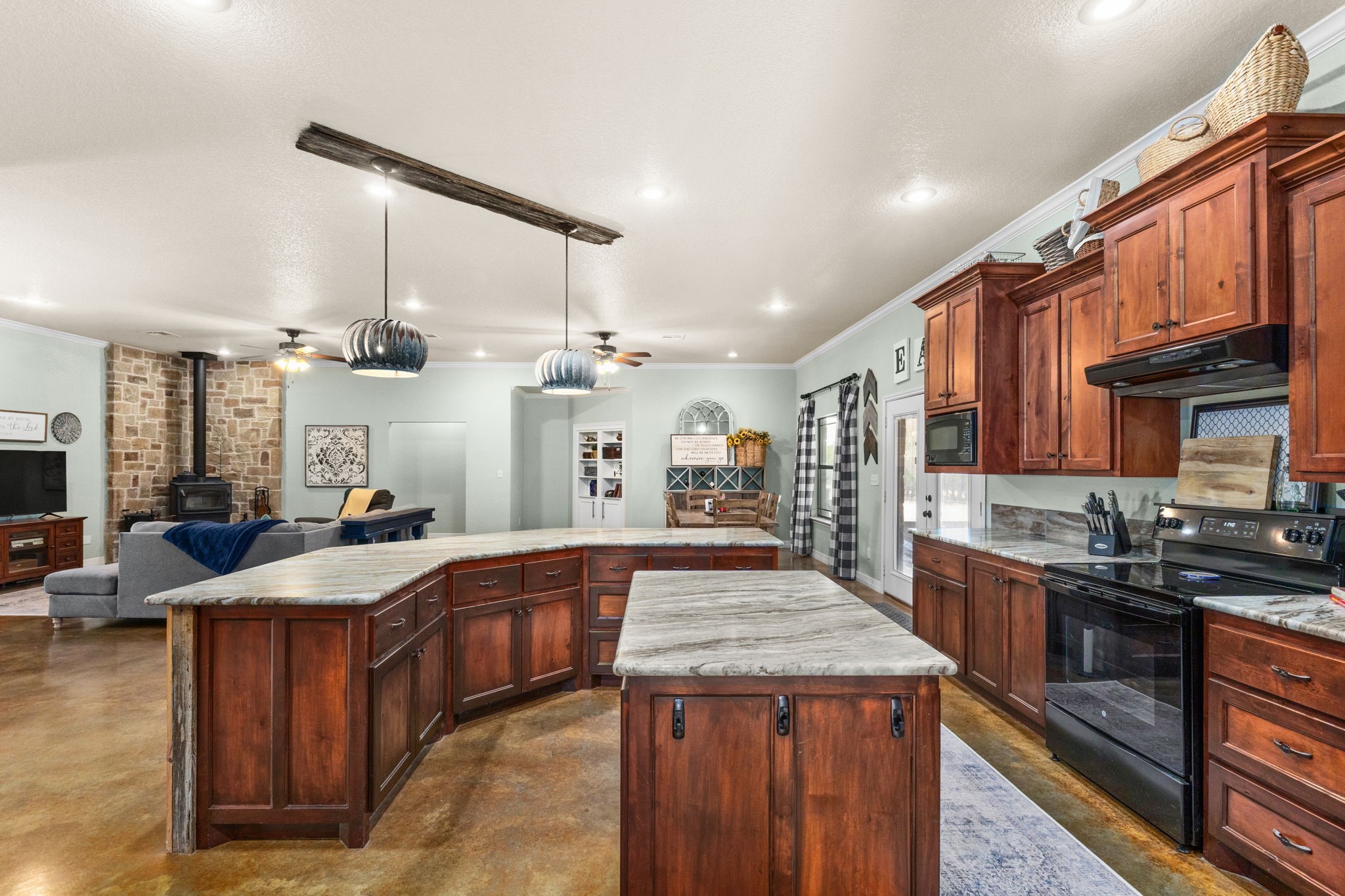 1597 County Road 176