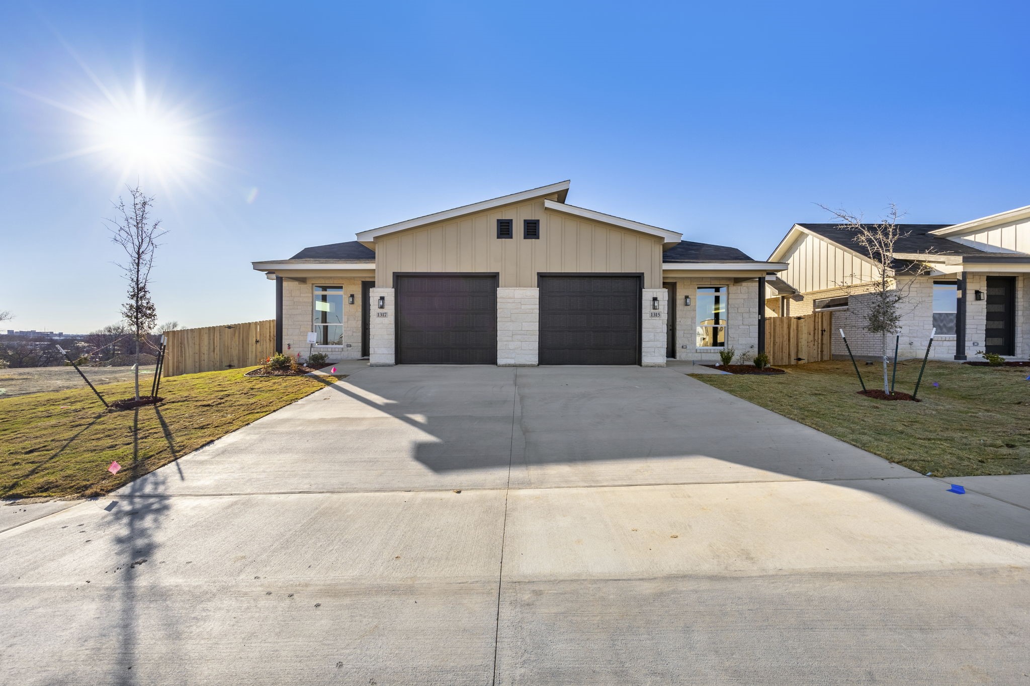 1315 Lone Pine Way