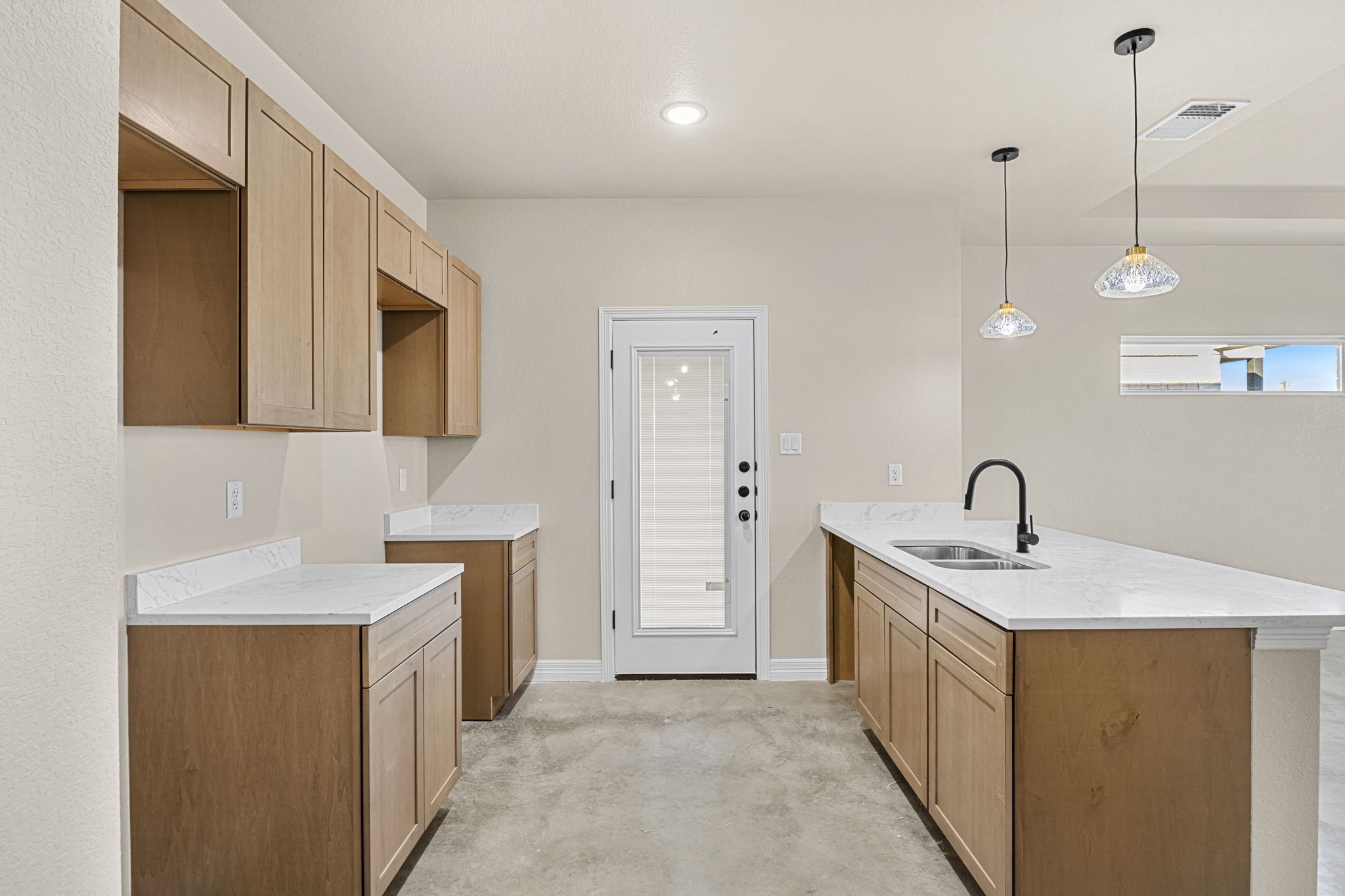 1315 Lone Pine Way