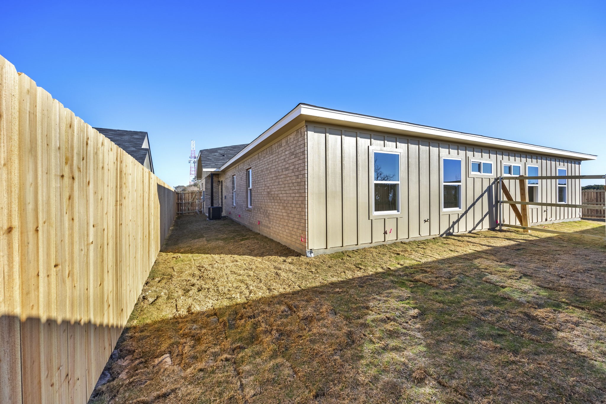 1315 Lone Pine Way