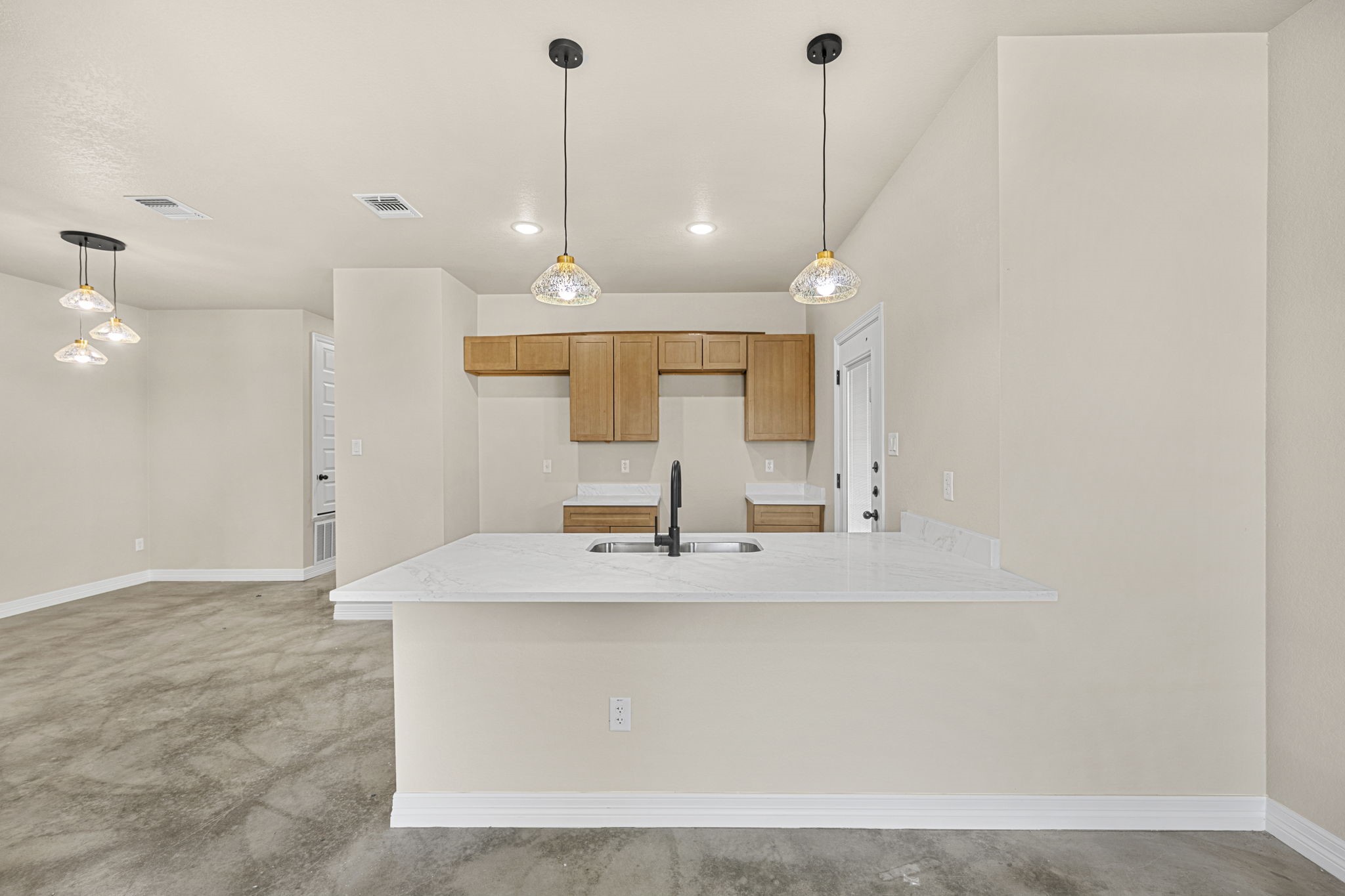 1315 Lone Pine Way