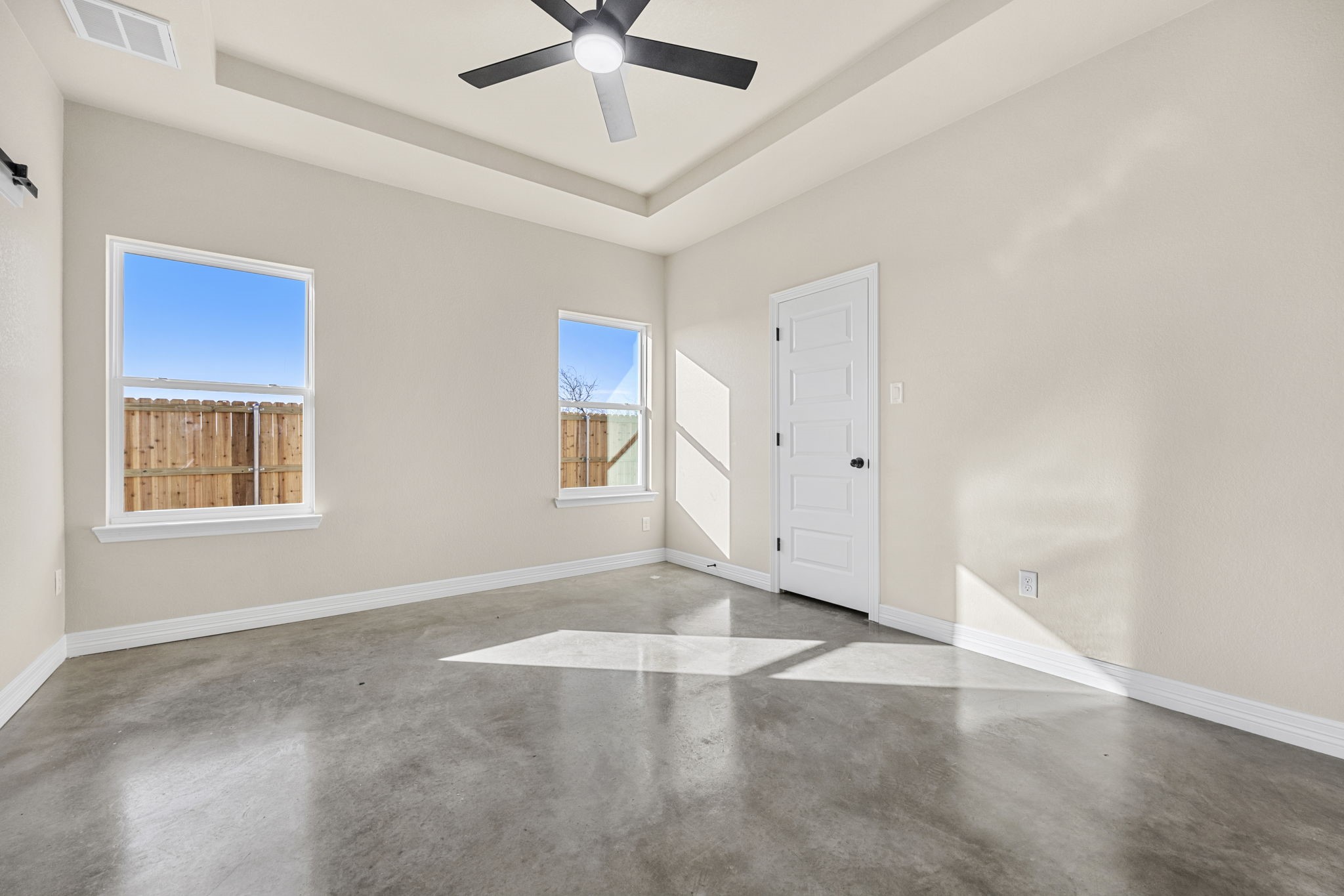 1315 Lone Pine Way