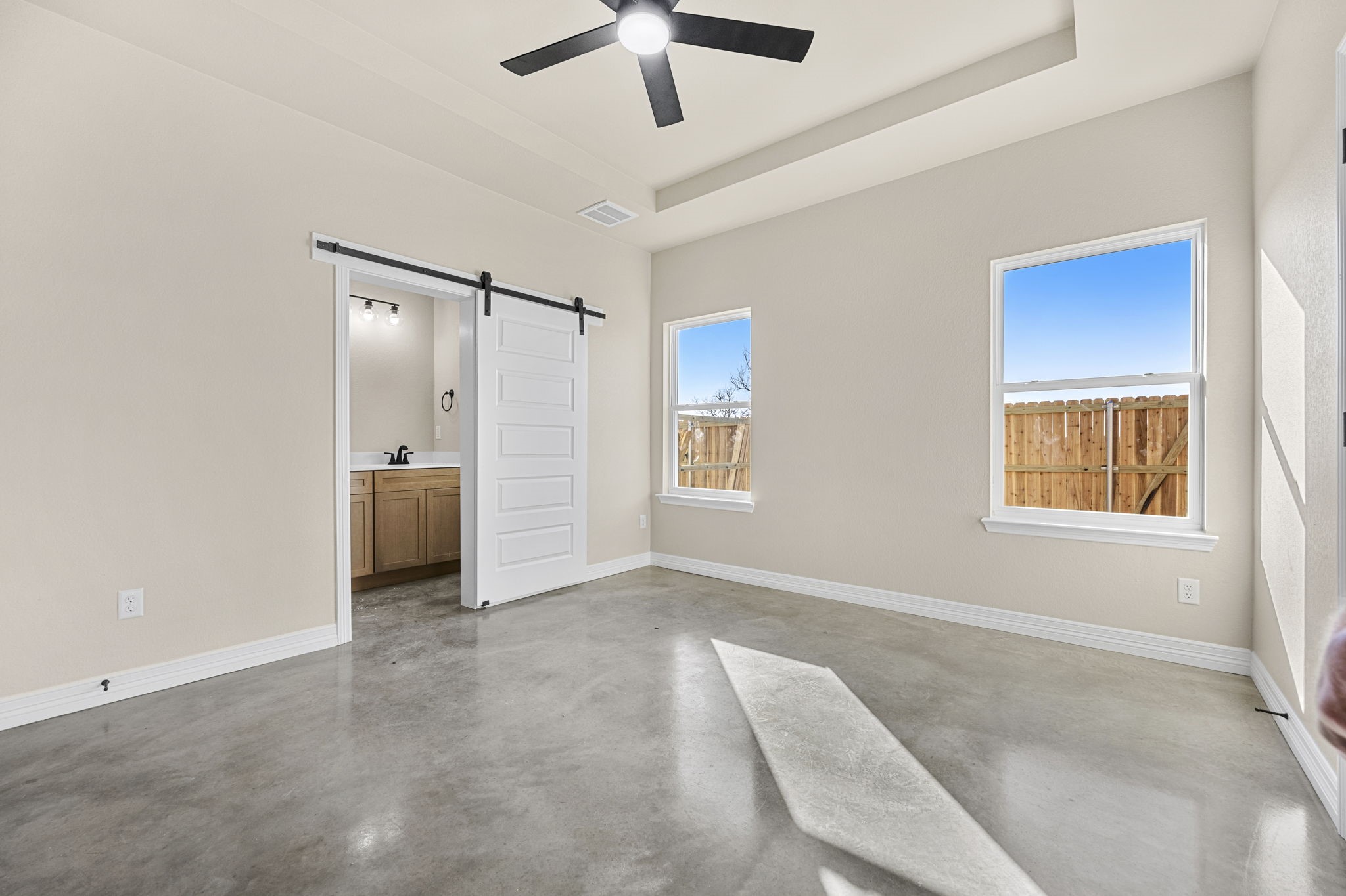 1315 Lone Pine Way