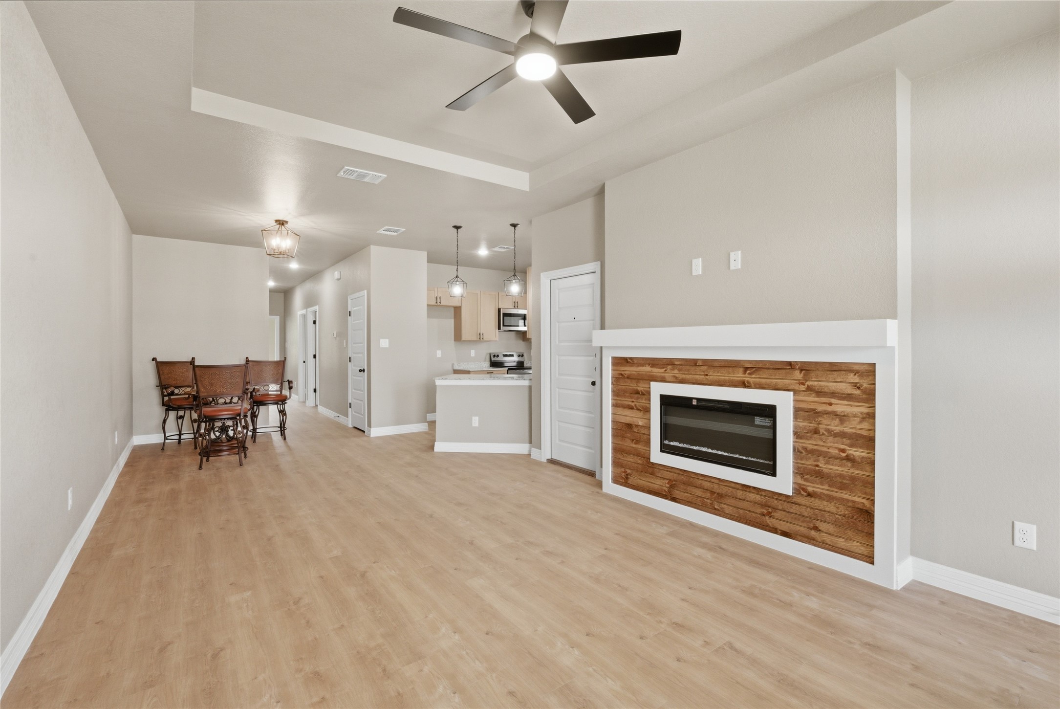 1311 Lone Pine Way