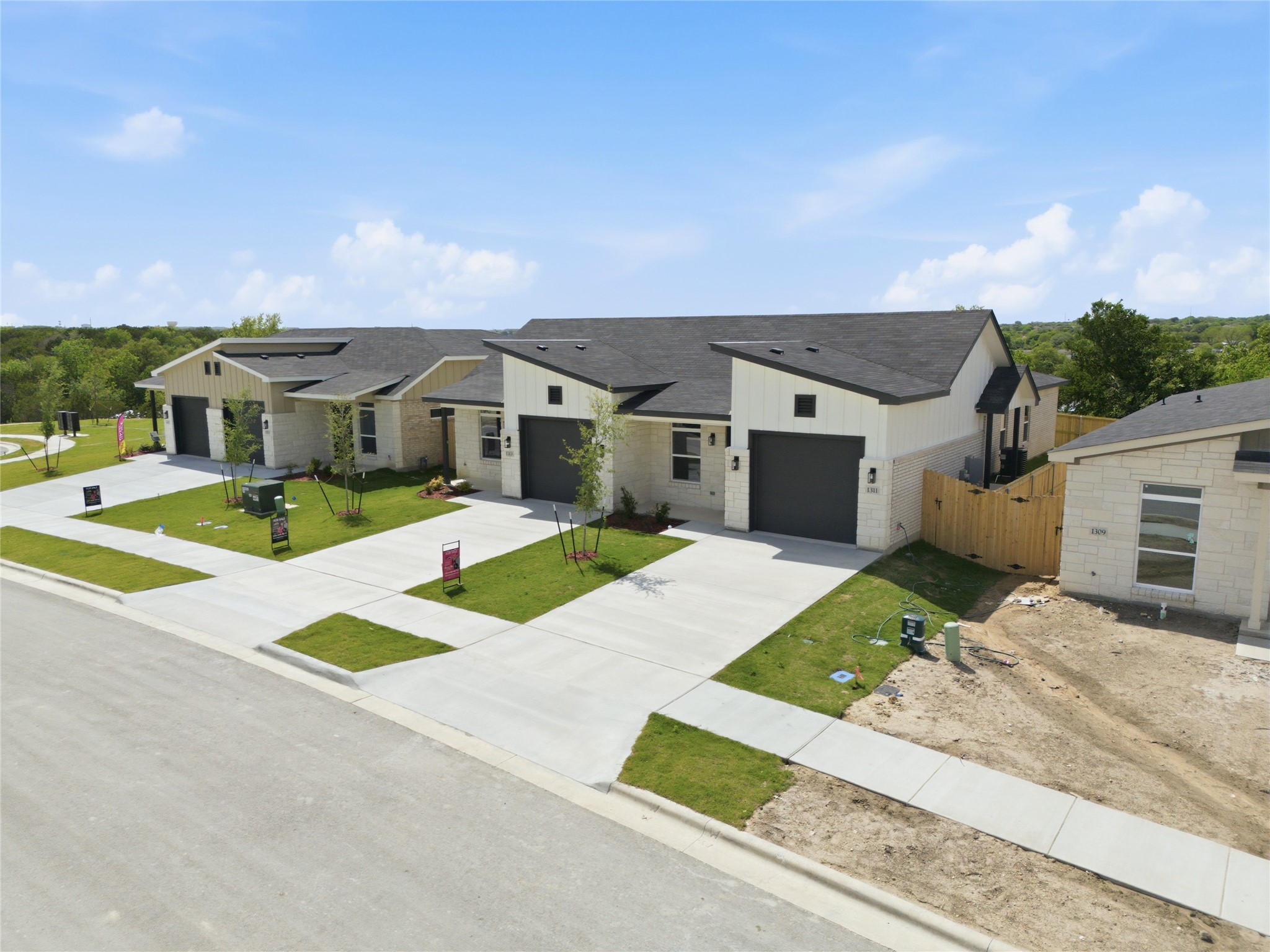 1311 Lone Pine Way