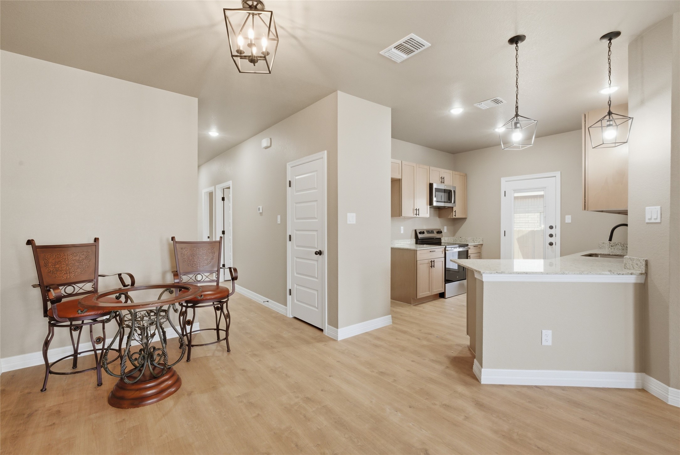 1311 Lone Pine Way