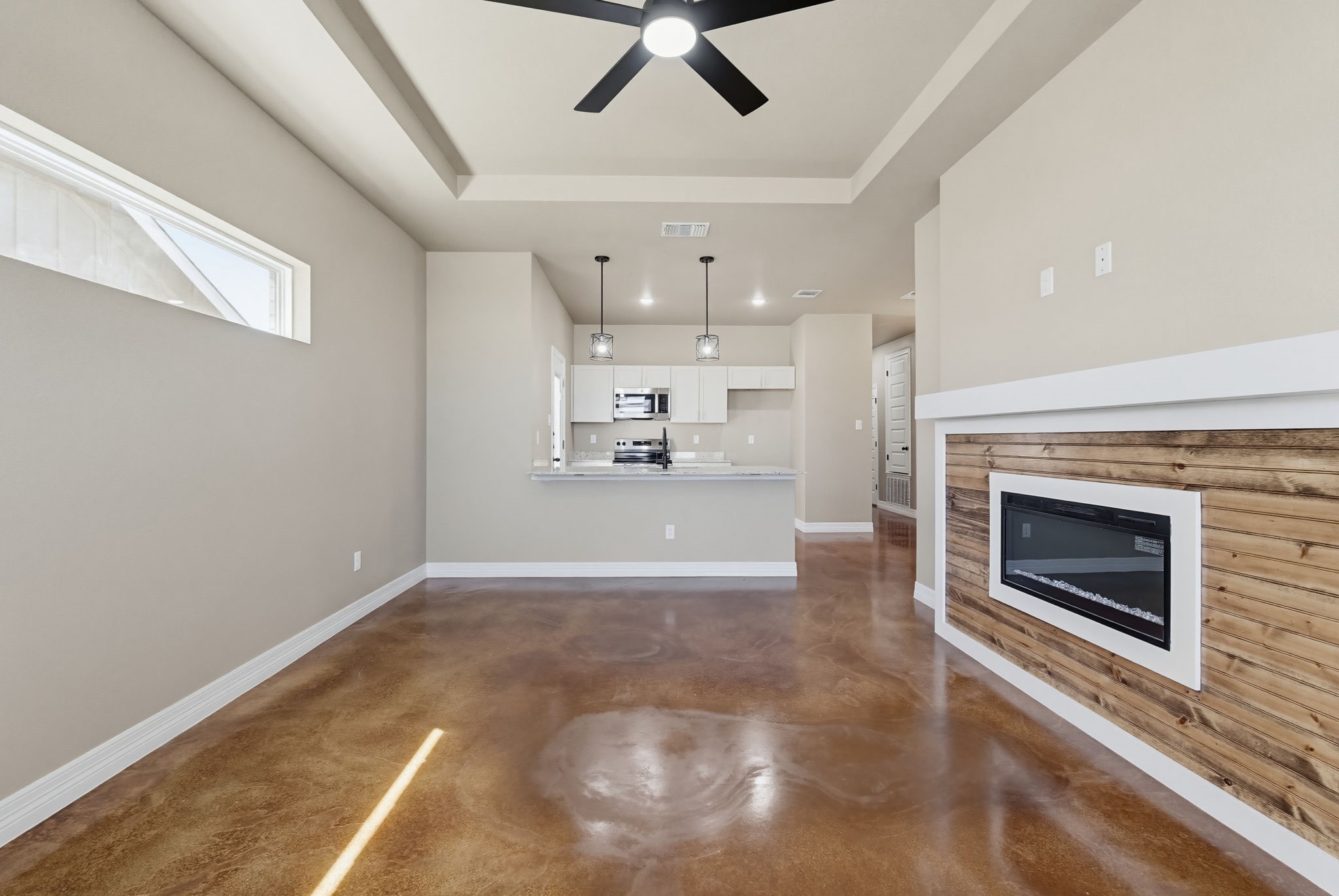 1313 Lone Pine Way