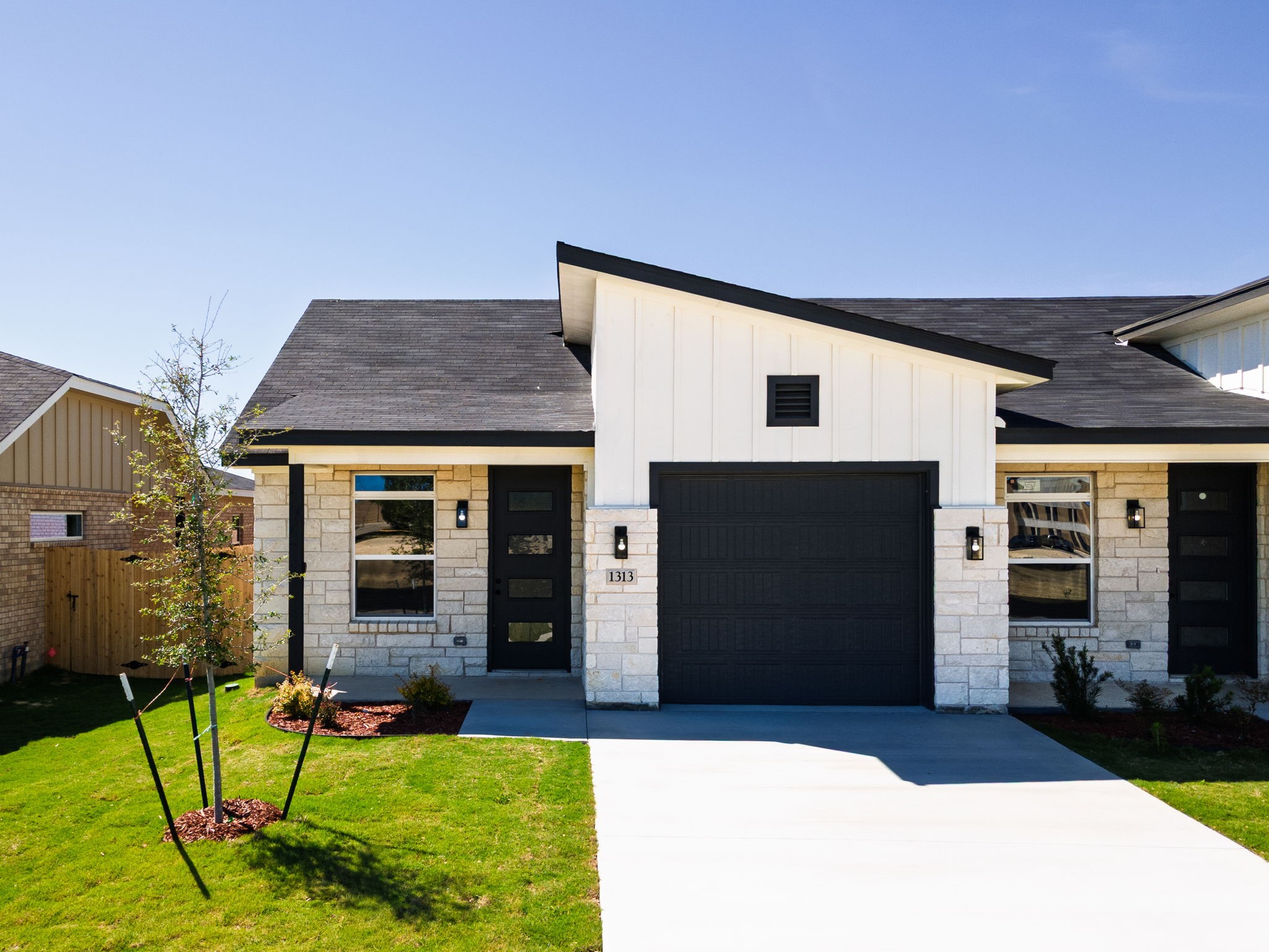 1313 Lone Pine Way
