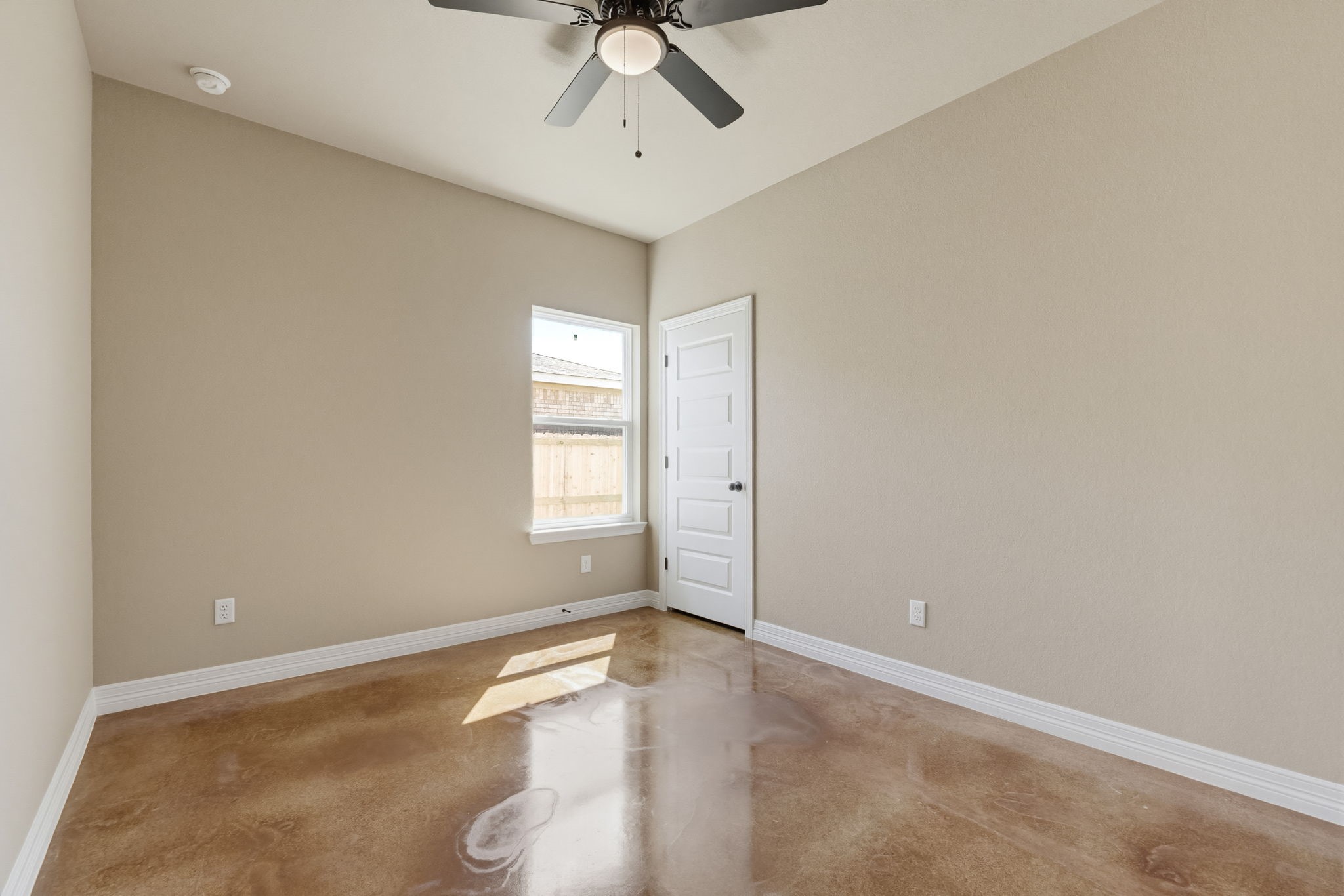 1313 Lone Pine Way
