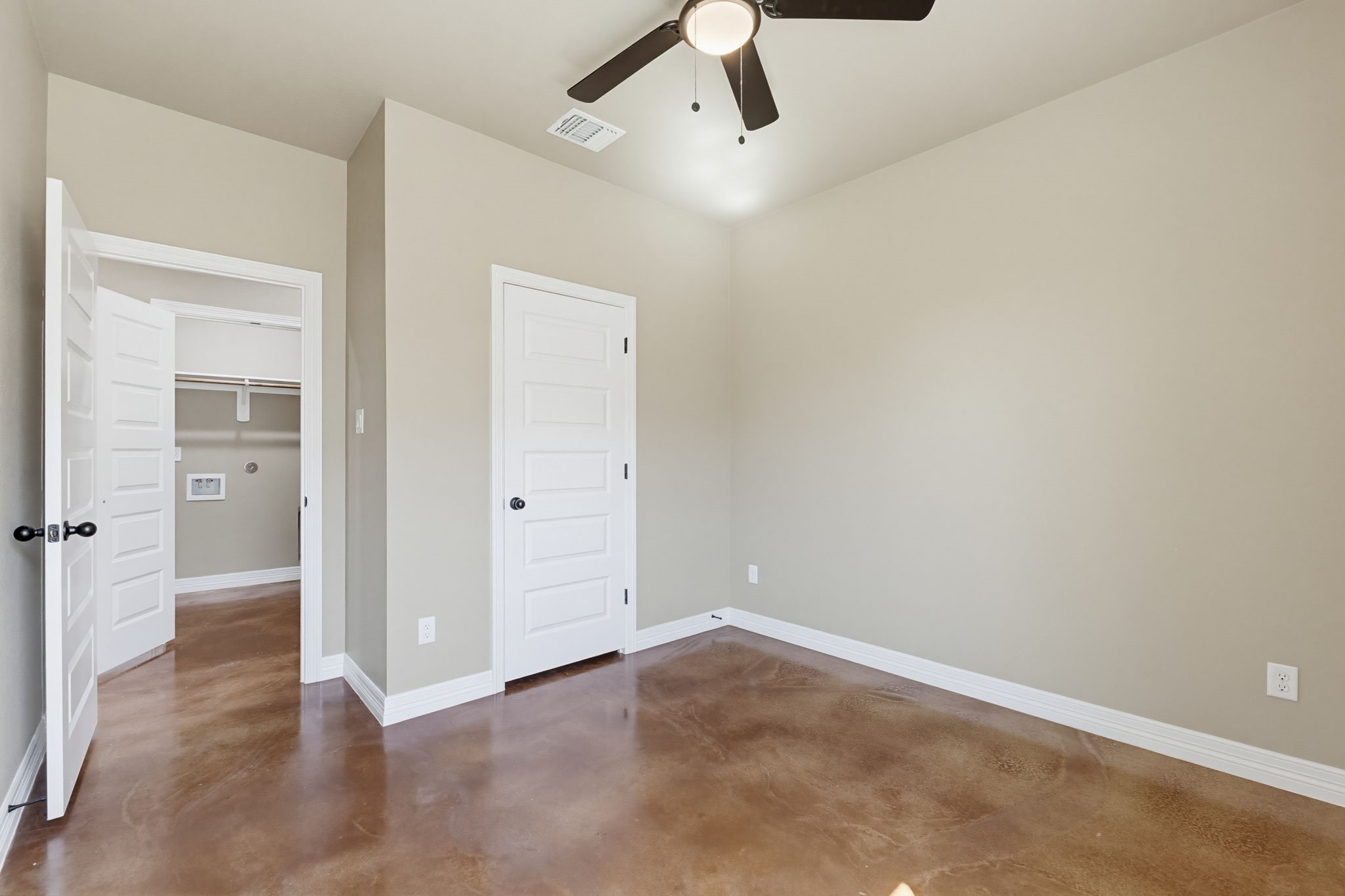 1313 Lone Pine Way