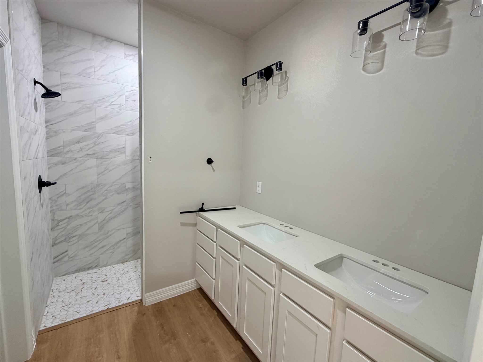 1309 Lone Pine Way