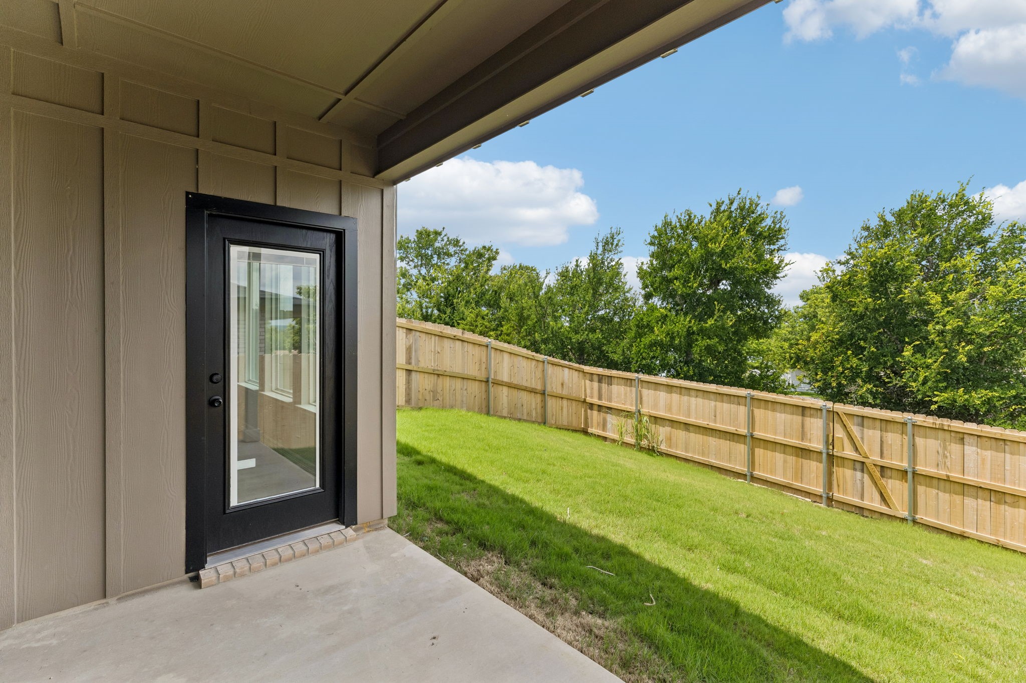 1307 Lone Pine Way