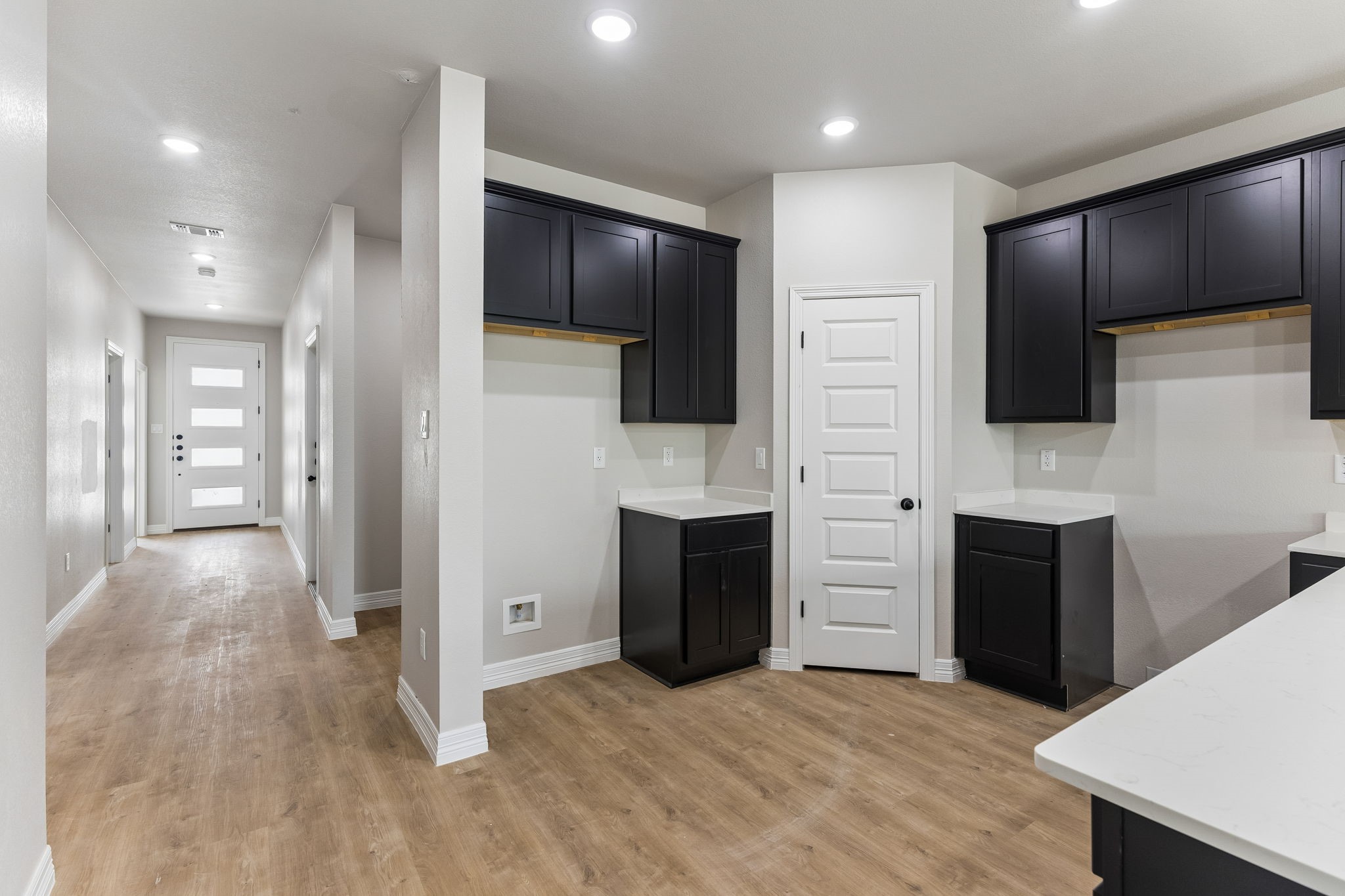1307 Lone Pine Way