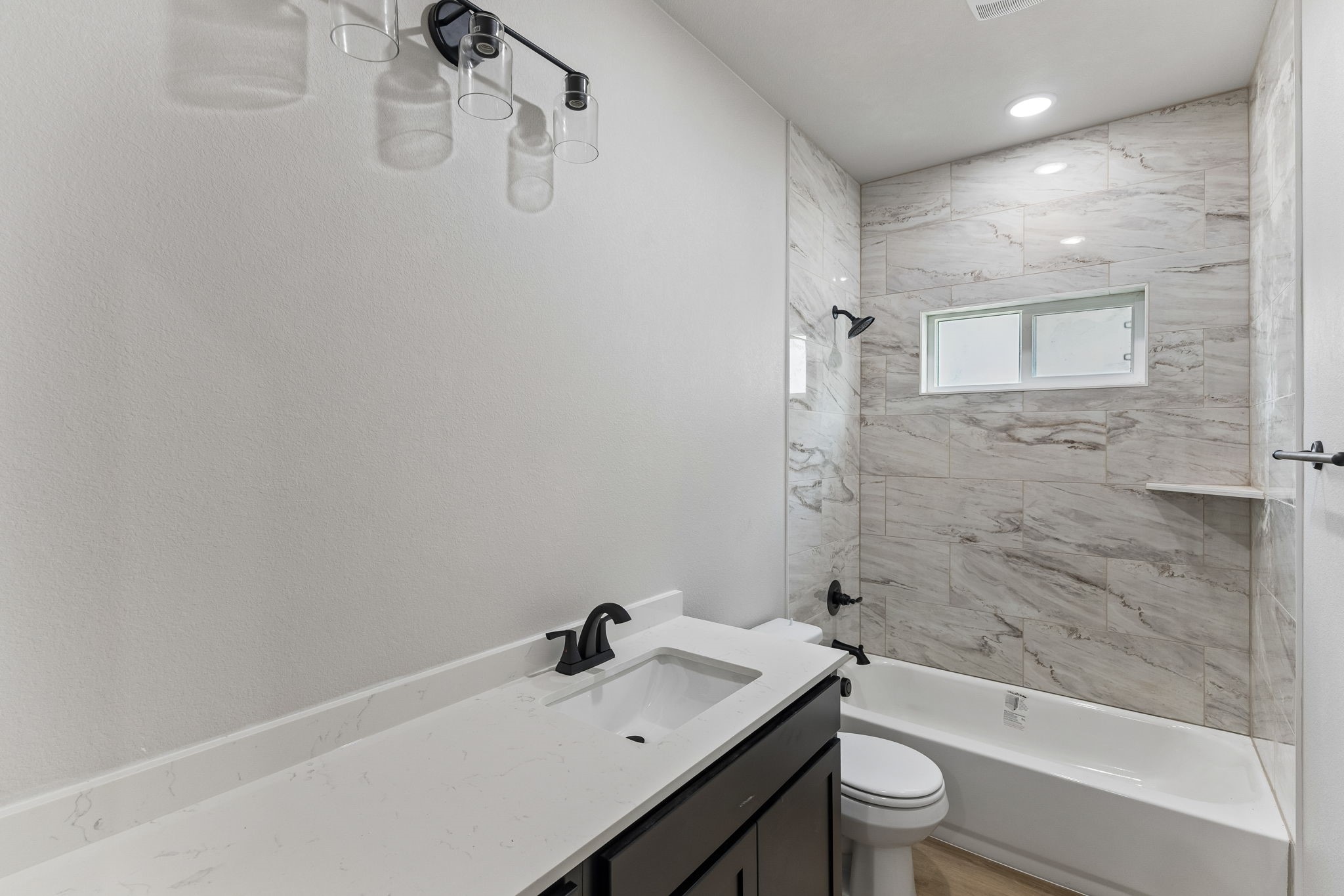 1307 Lone Pine Way