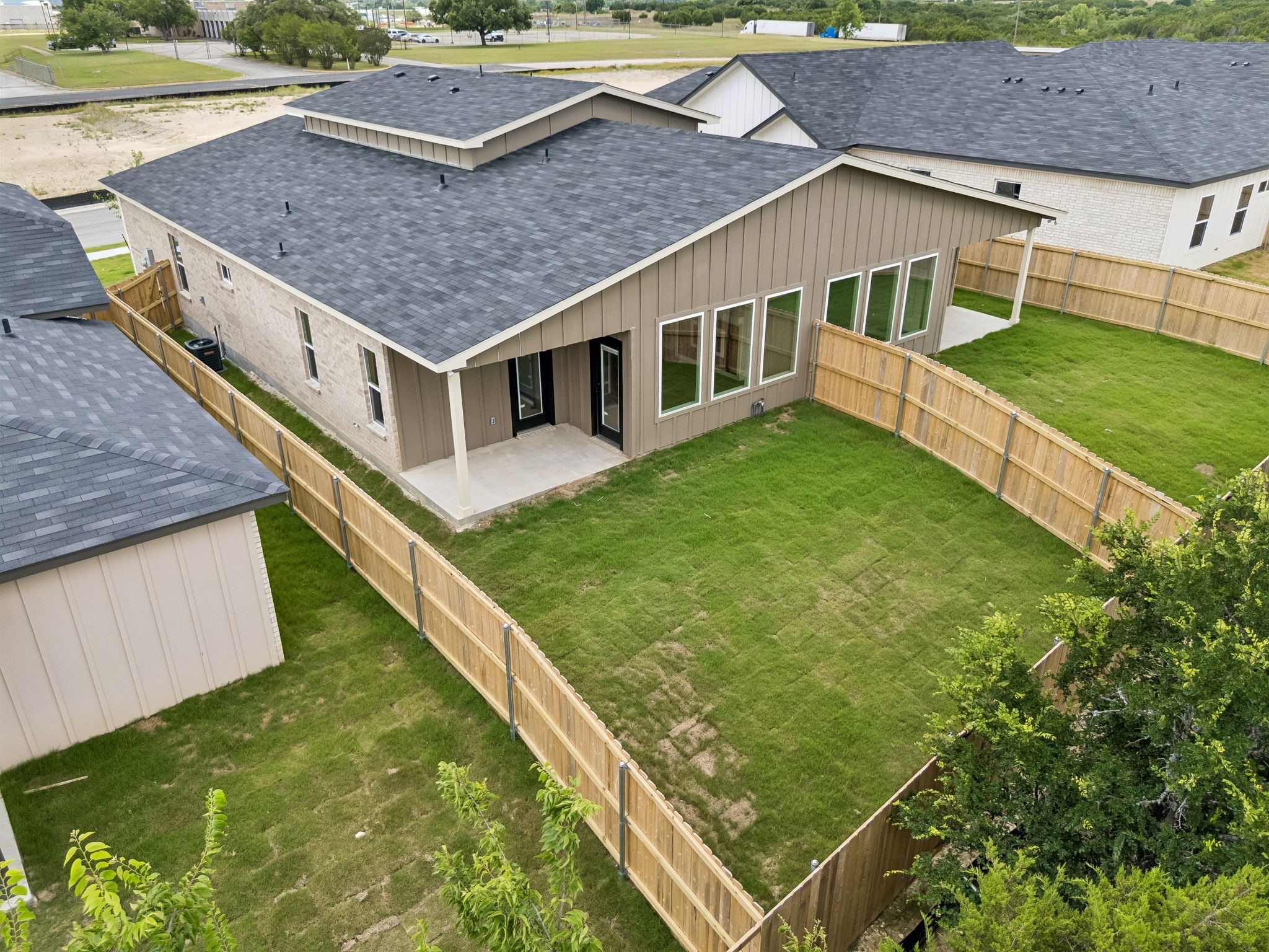 1307 Lone Pine Way
