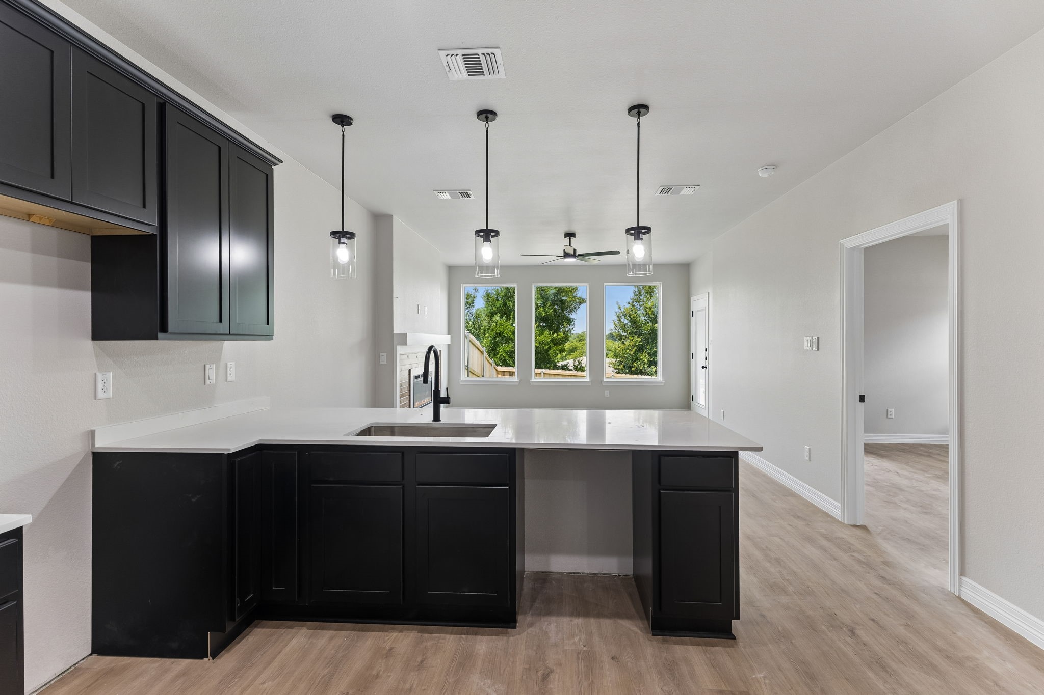 1307 Lone Pine Way