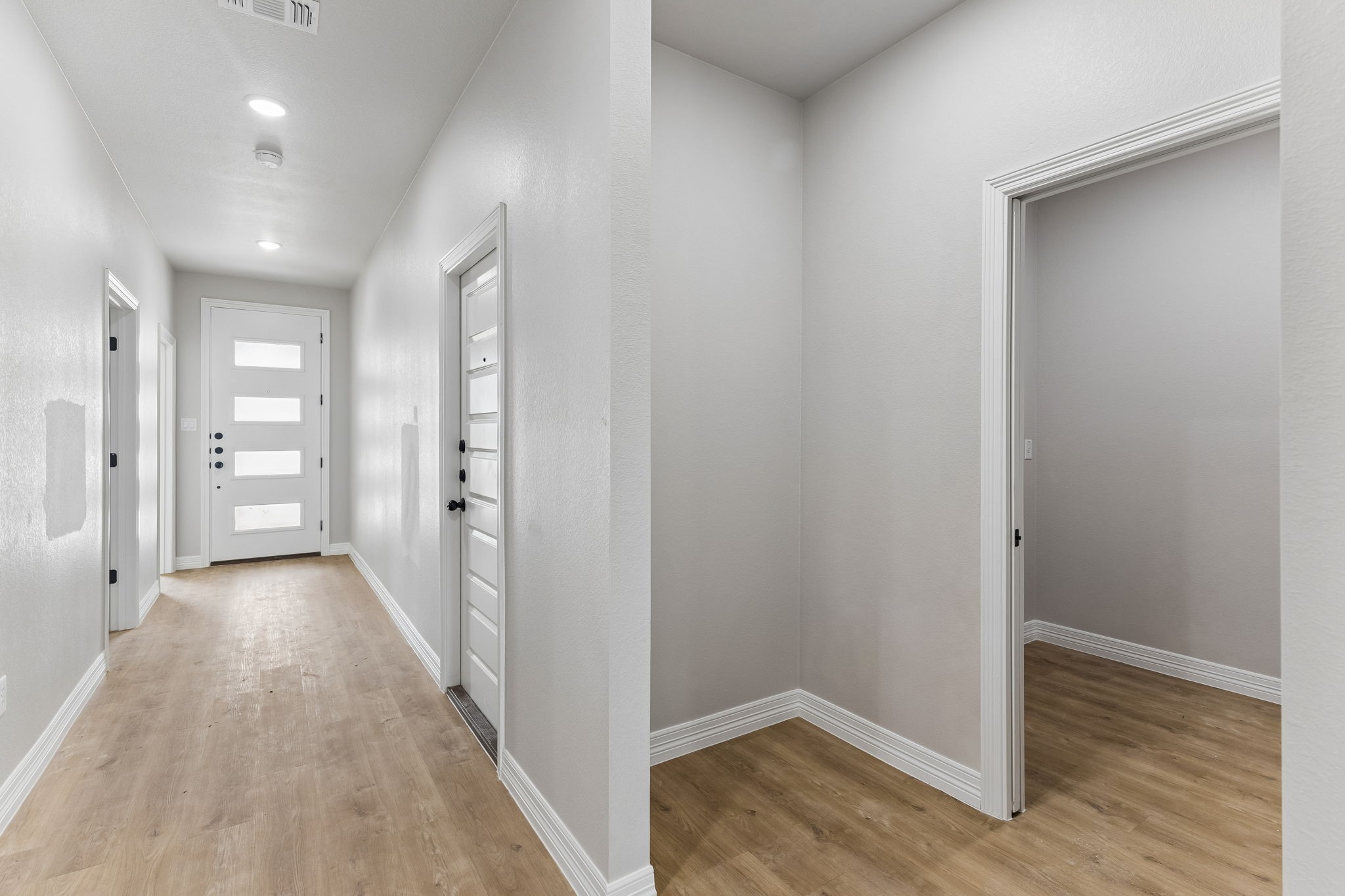 1307 Lone Pine Way