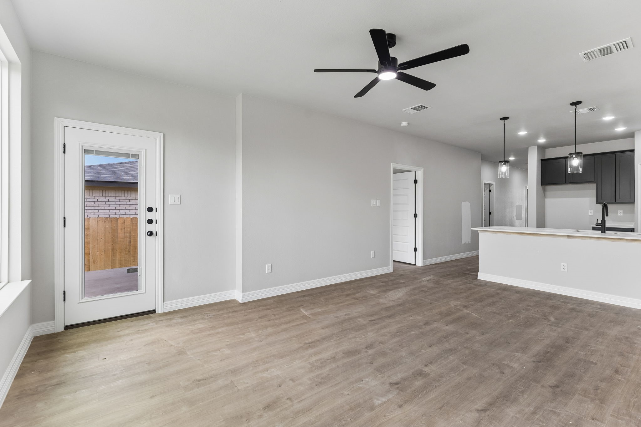 1307 Lone Pine Way