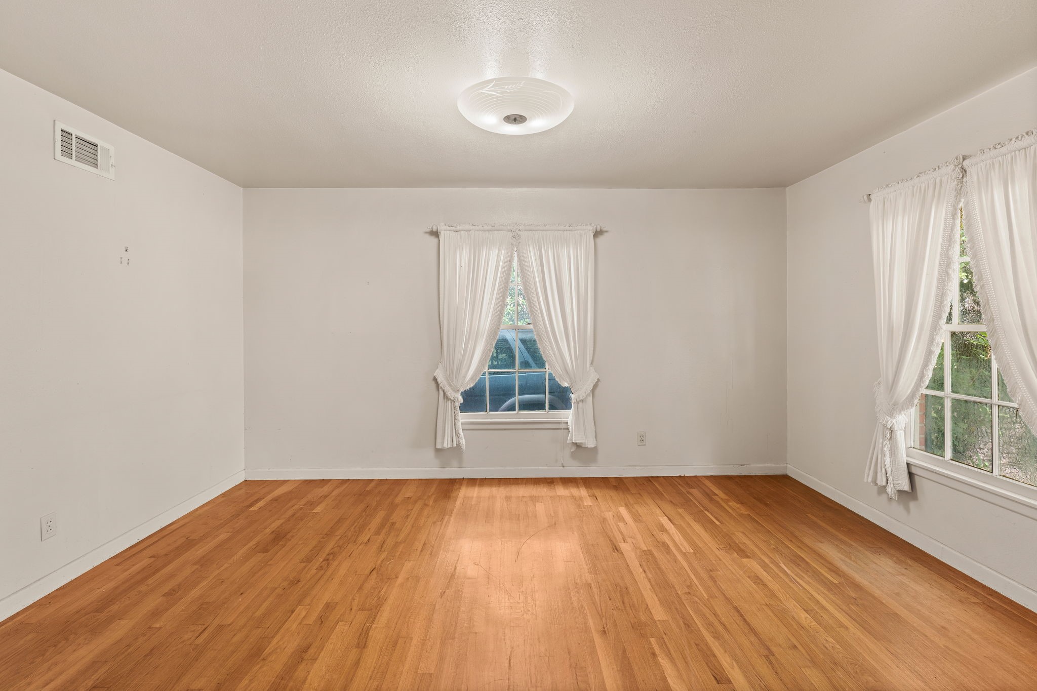 609 Oakhill Drive