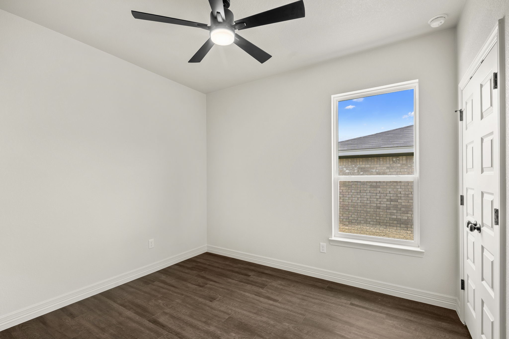 1303 Lone Pine Way