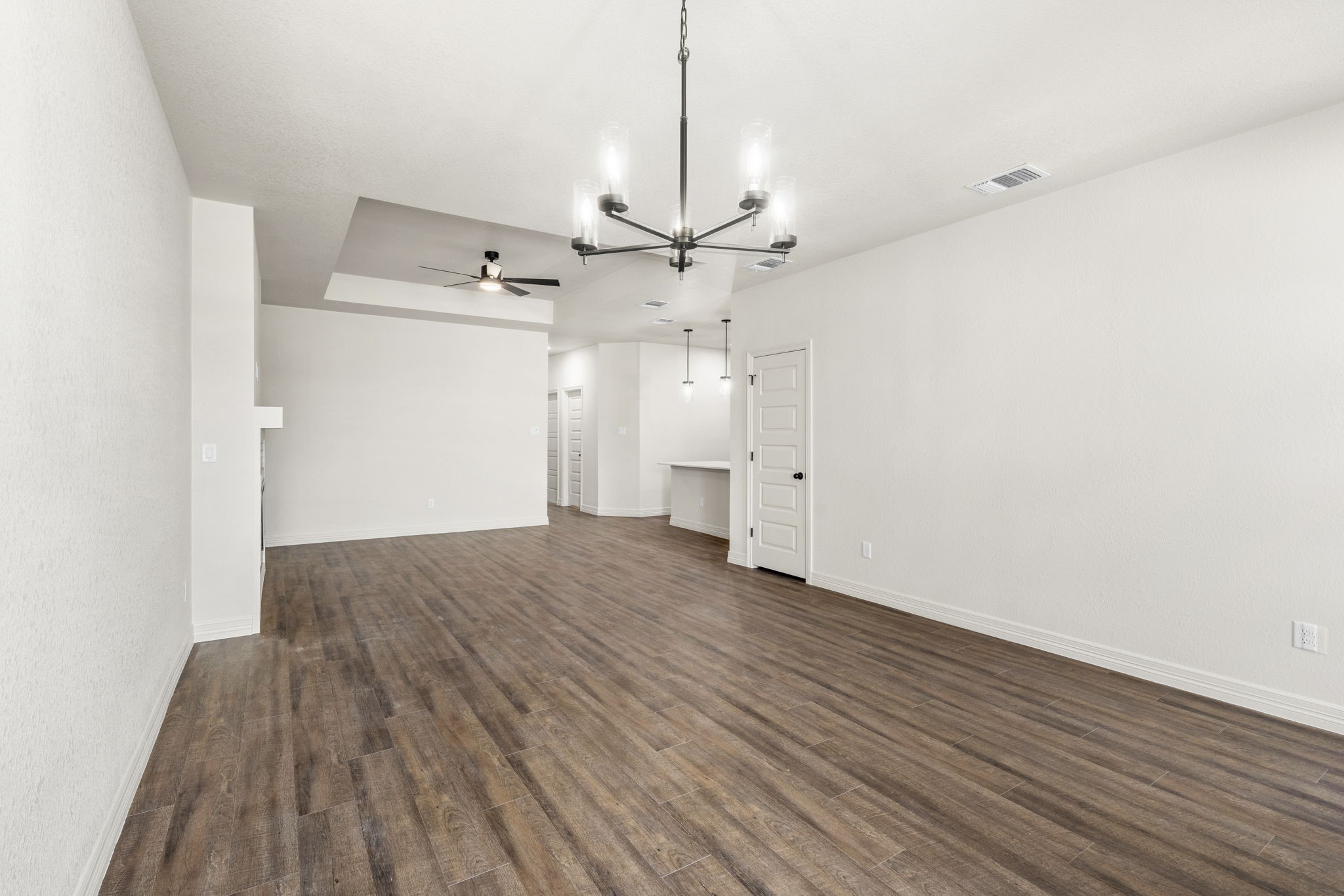 1303 Lone Pine Way