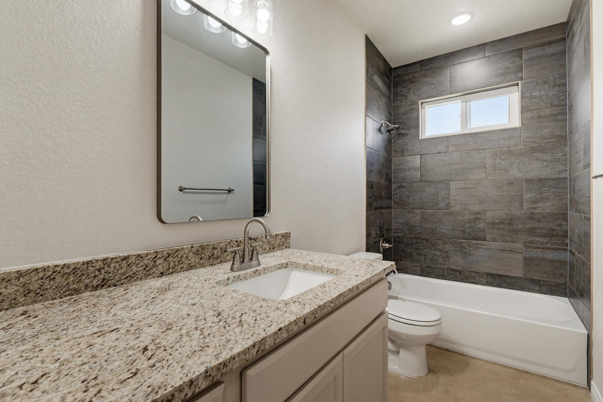 406, 408, & 410 W Ave C