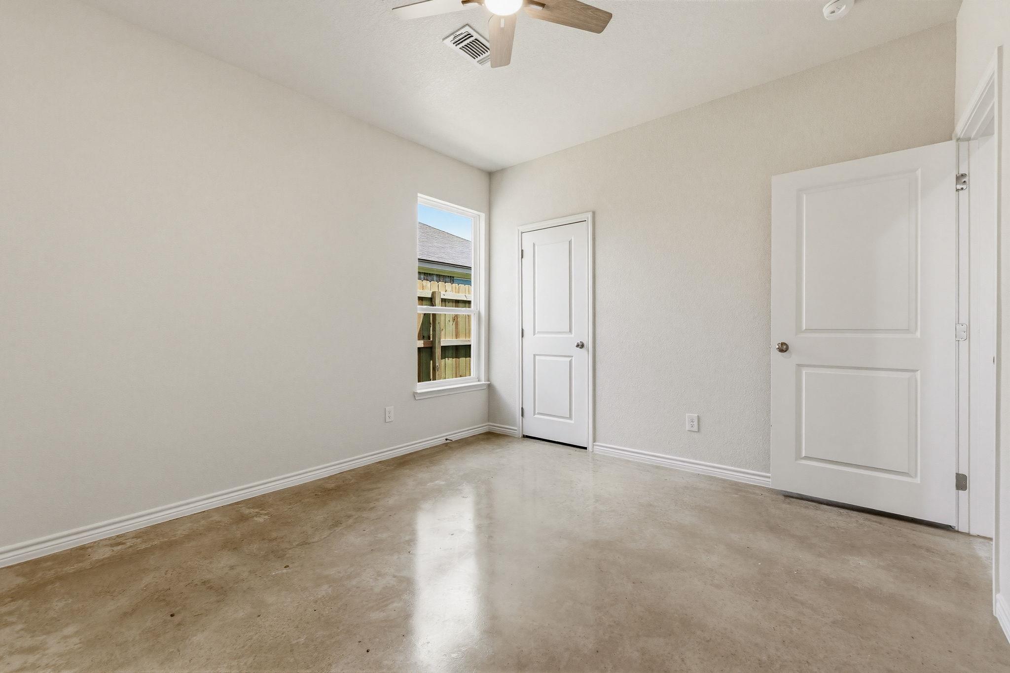406, 408, & 410 W Ave C