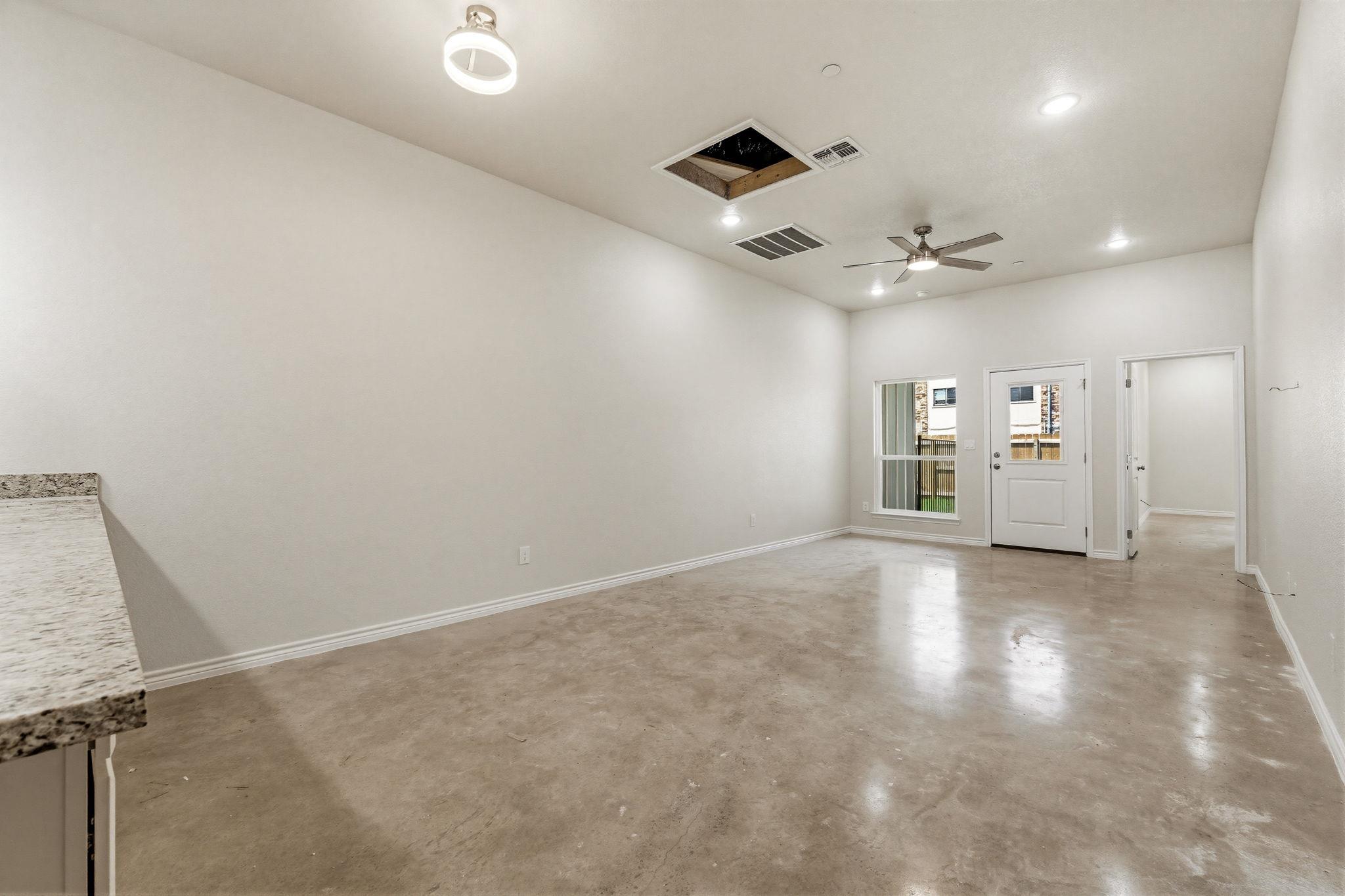 406, 408, & 410 W Ave C