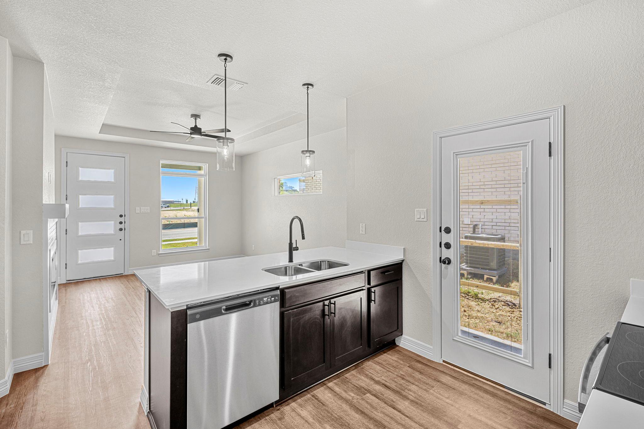 1301 Lone Pine WAY