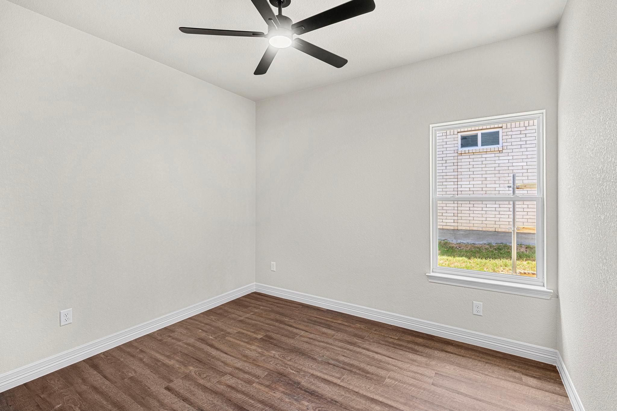 1301 Lone Pine WAY