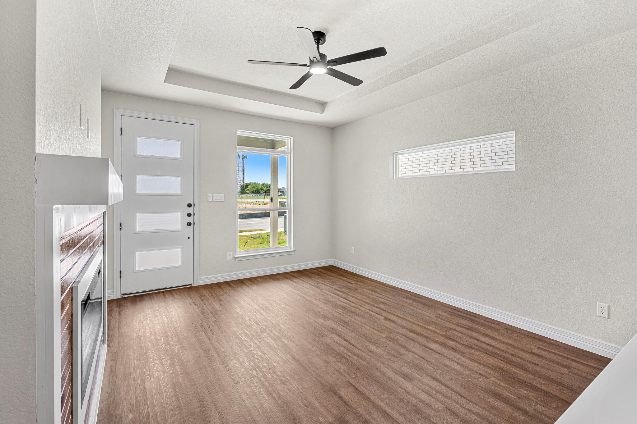 1301 Lone Pine WAY