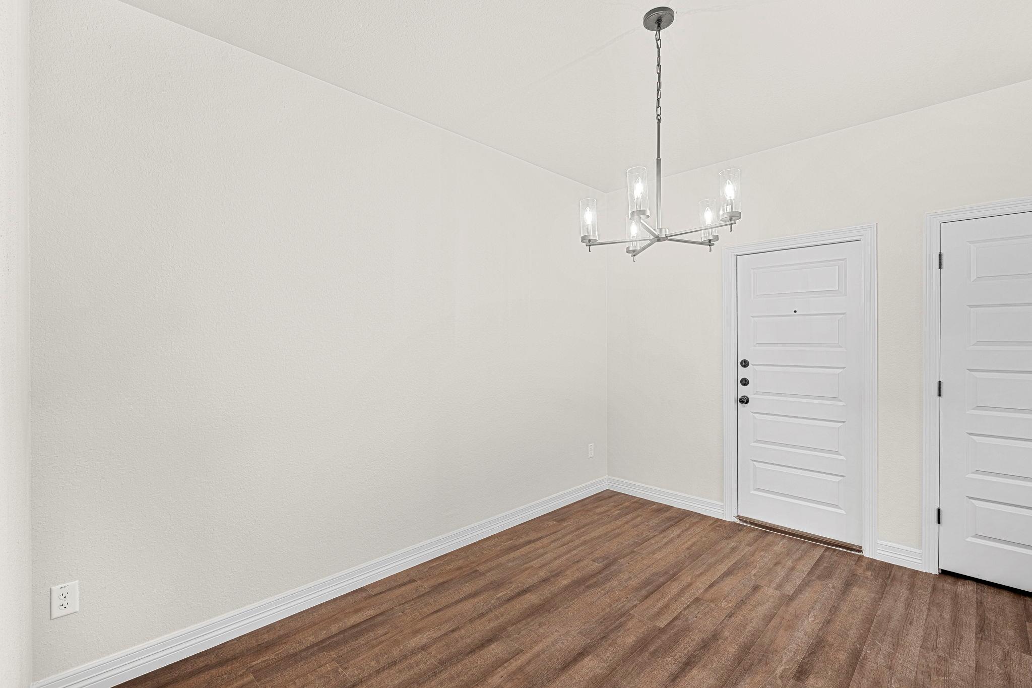 1301 Lone Pine WAY