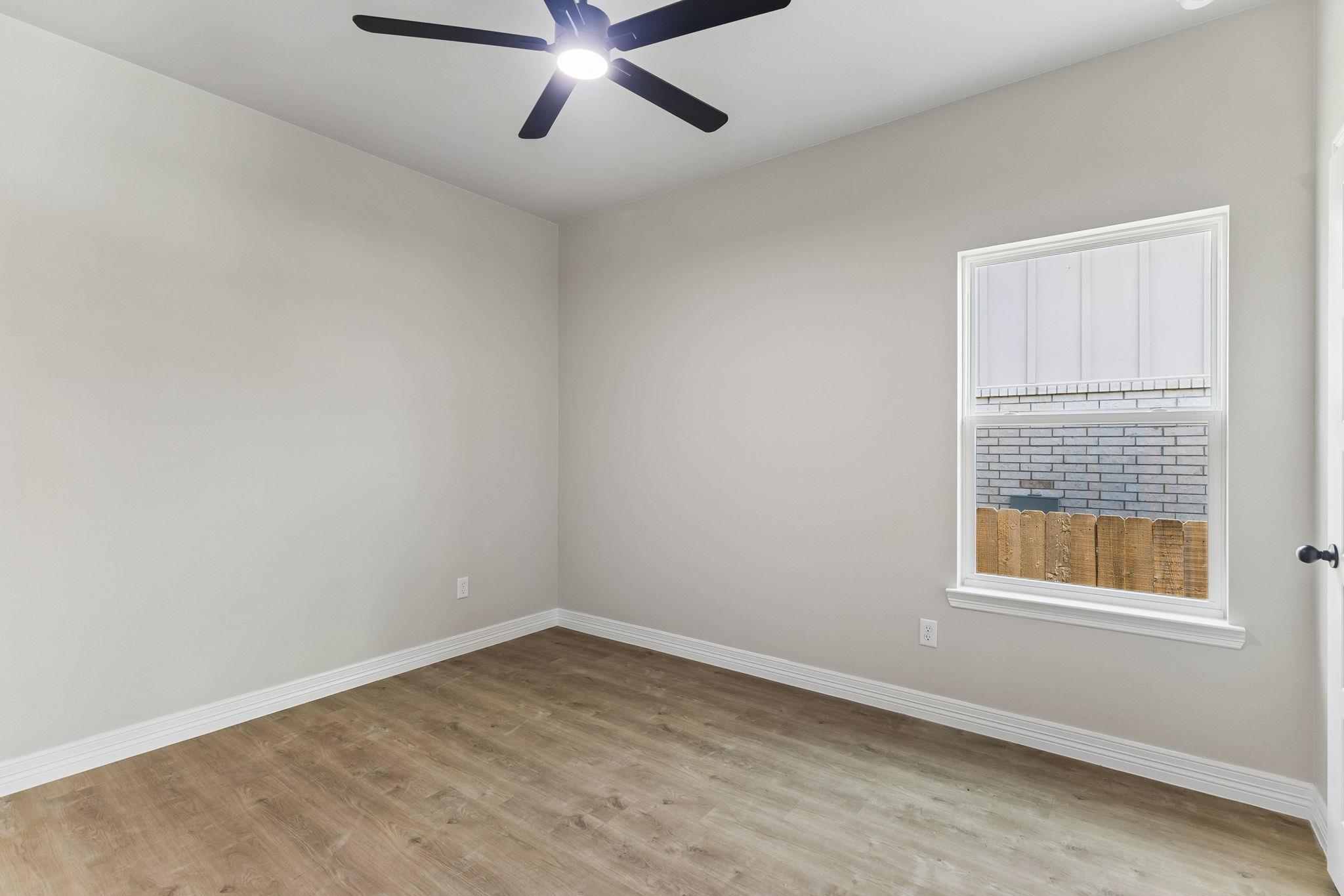 1307 Lone Pine WAY