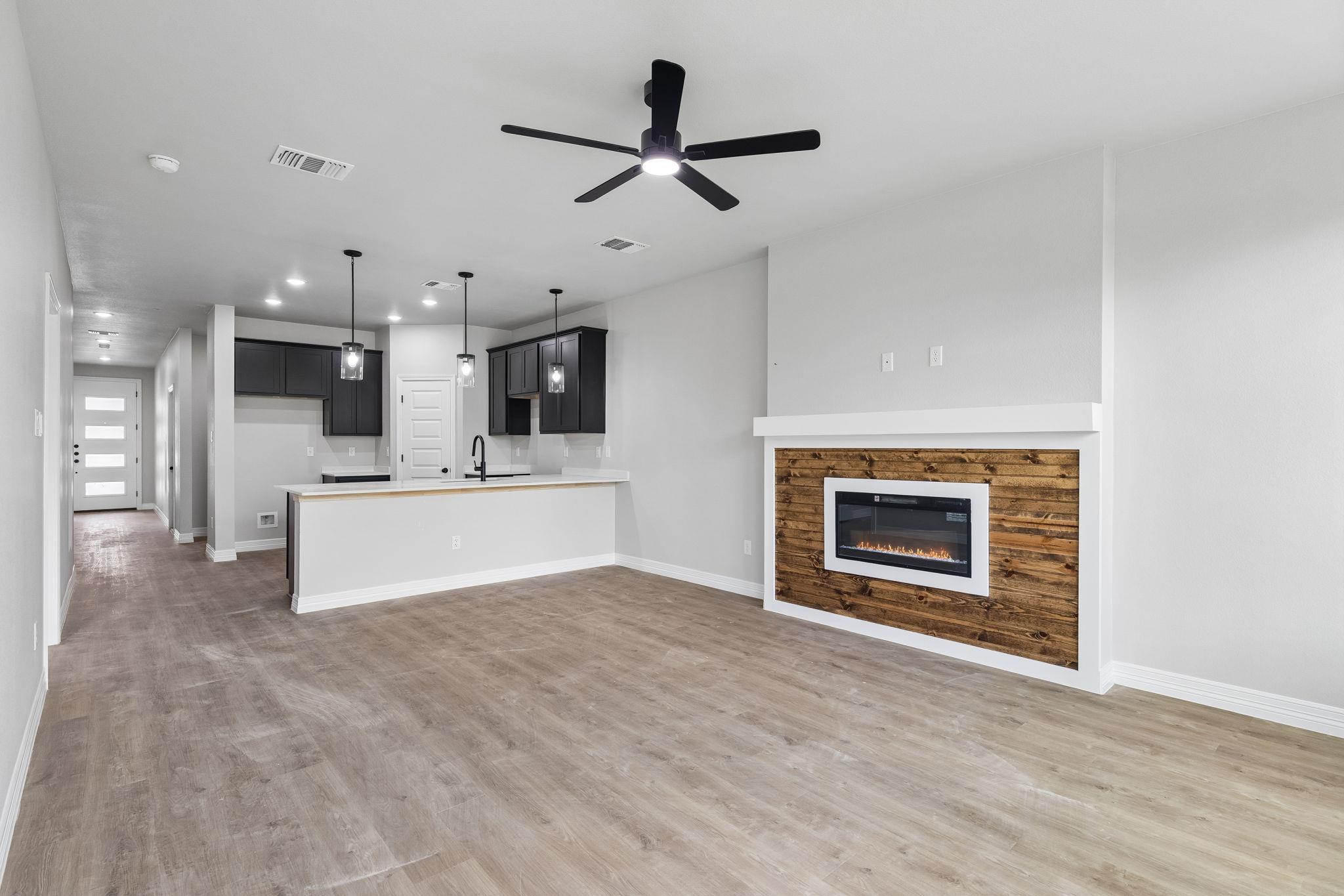 1307 Lone Pine WAY