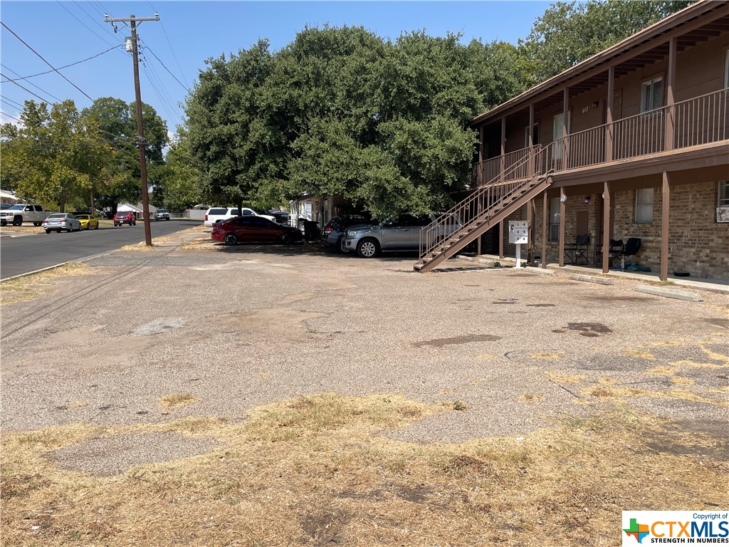 607 W Church Avenue