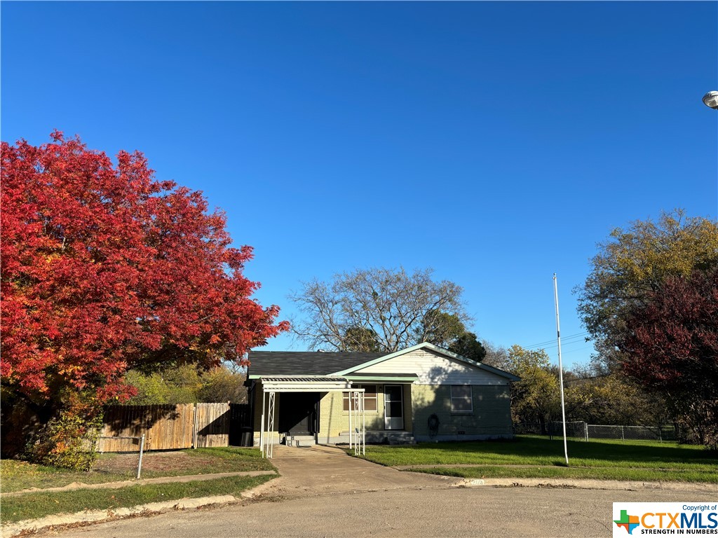 209 E Voelter Avenue