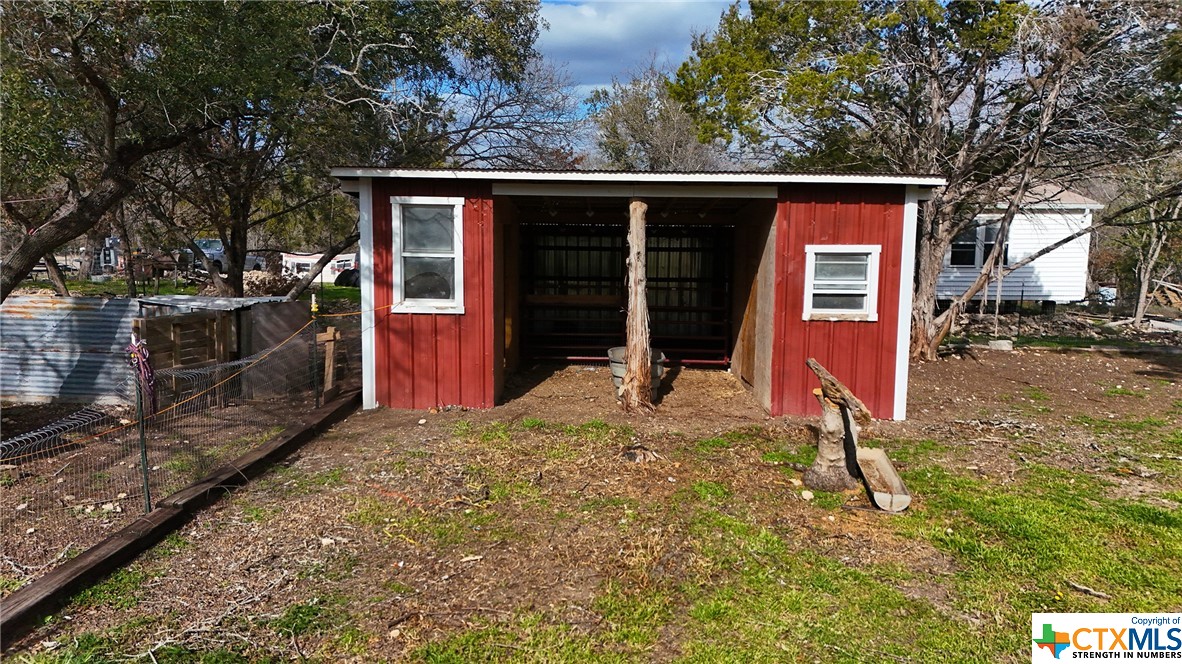 437 County Road 3384