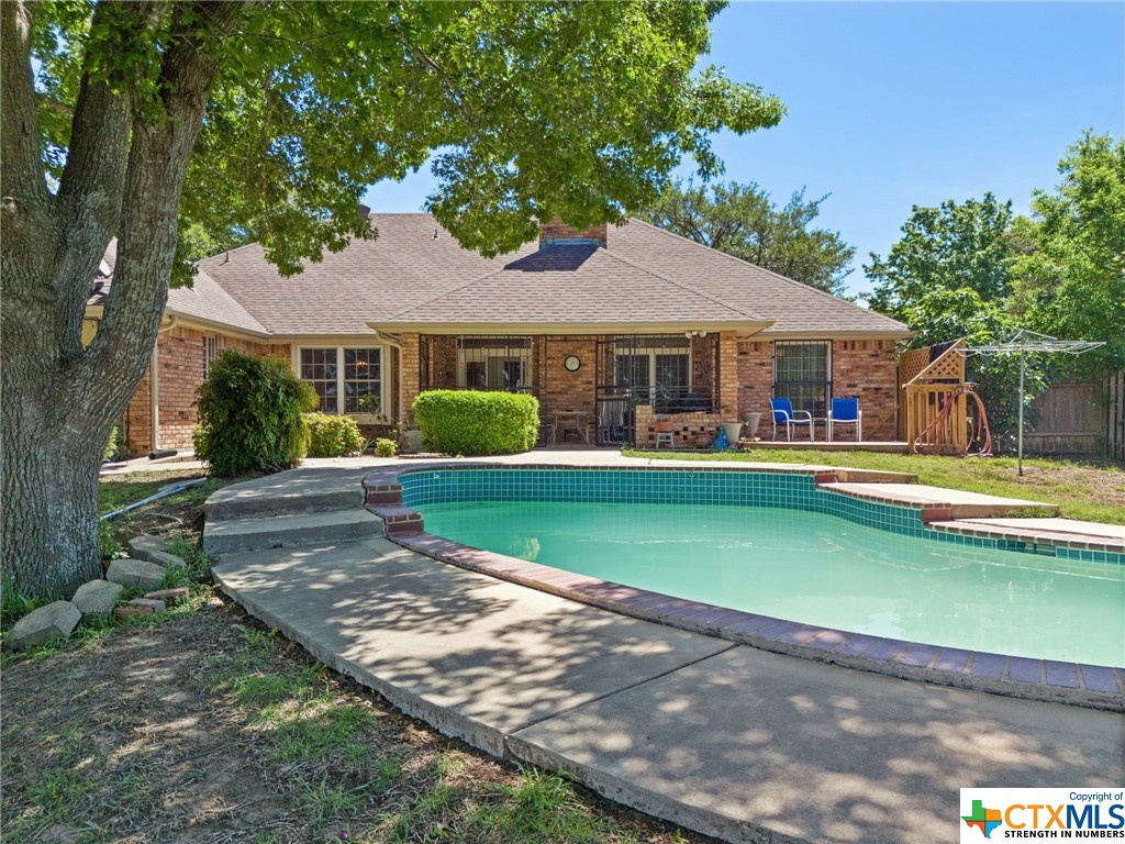 1505 S Roy Reynolds Drive