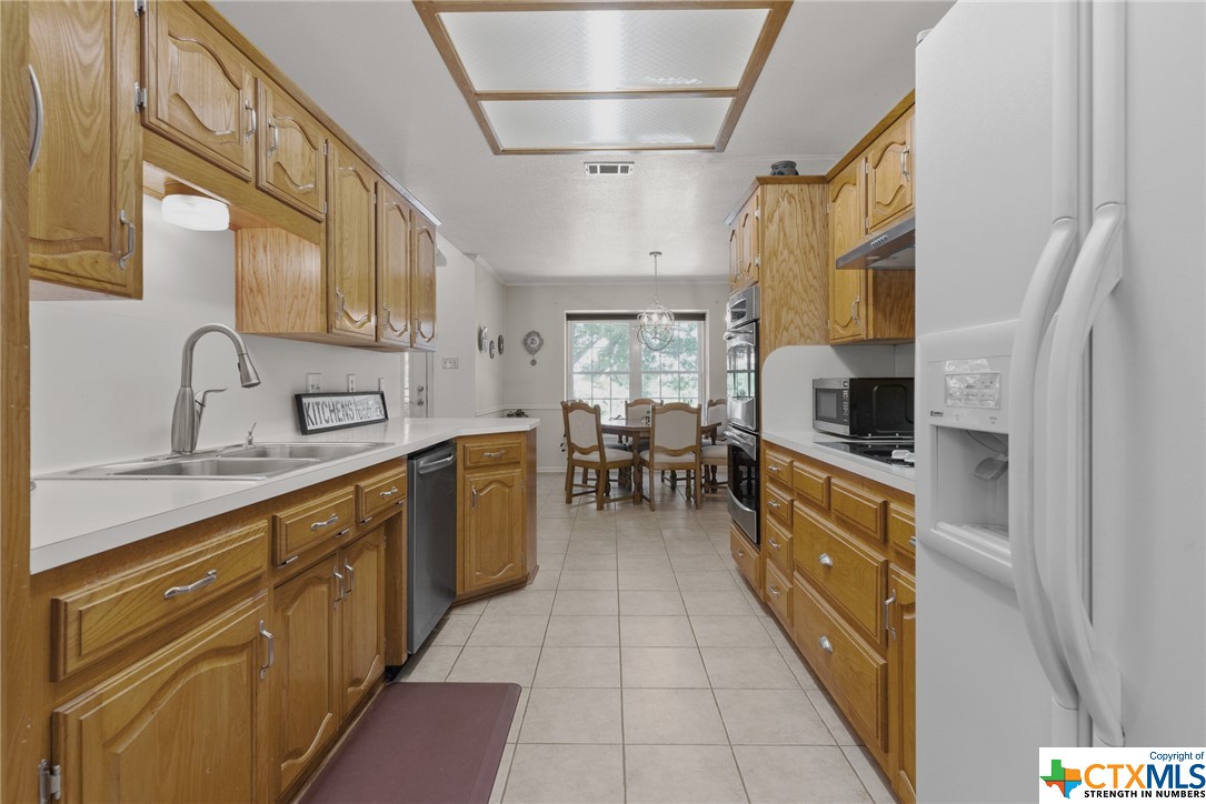 1505 S Roy Reynolds Drive