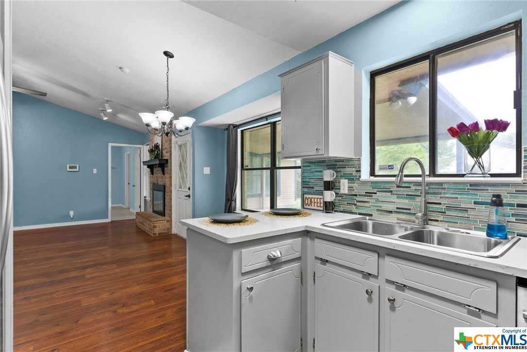 3300 Timber Oak Drive