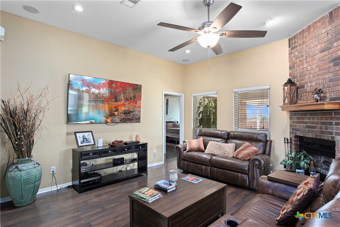 12041 Oakalla Road