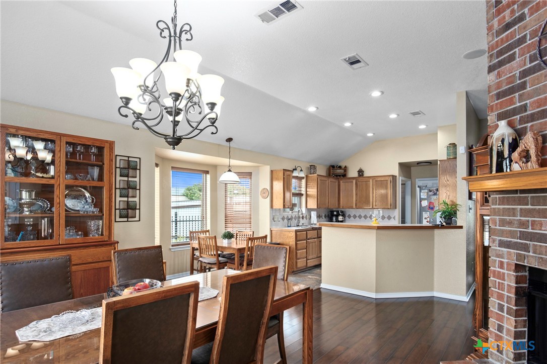 12041 Oakalla Road
