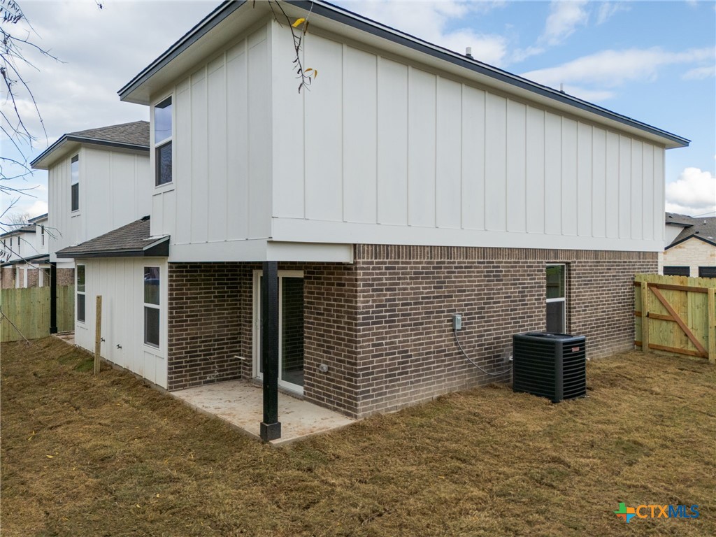 807 White Meadow Lane