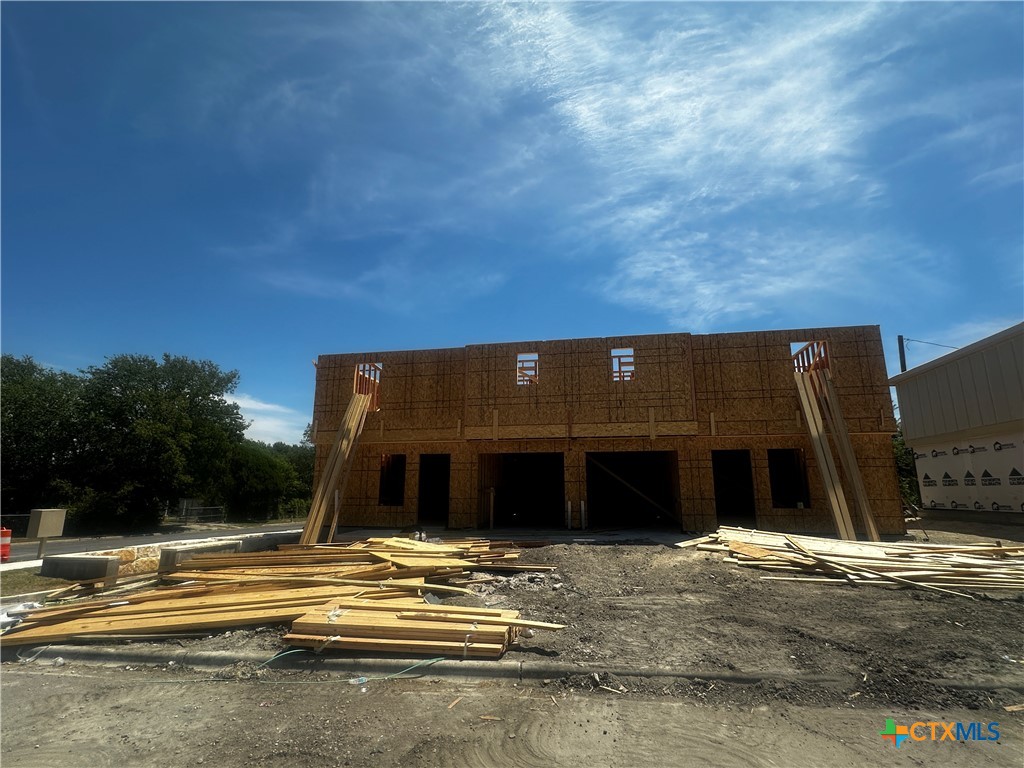 802 White Meadow Lane
