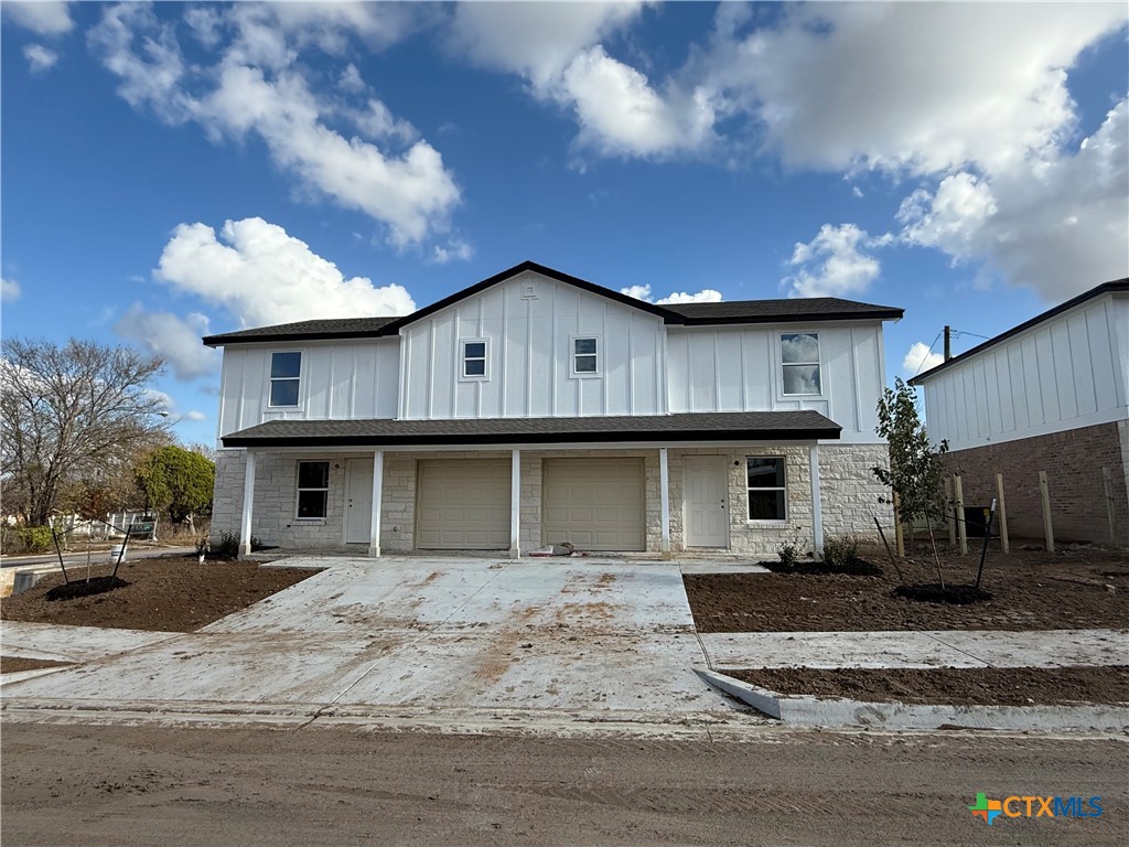 802 White Meadow Lane