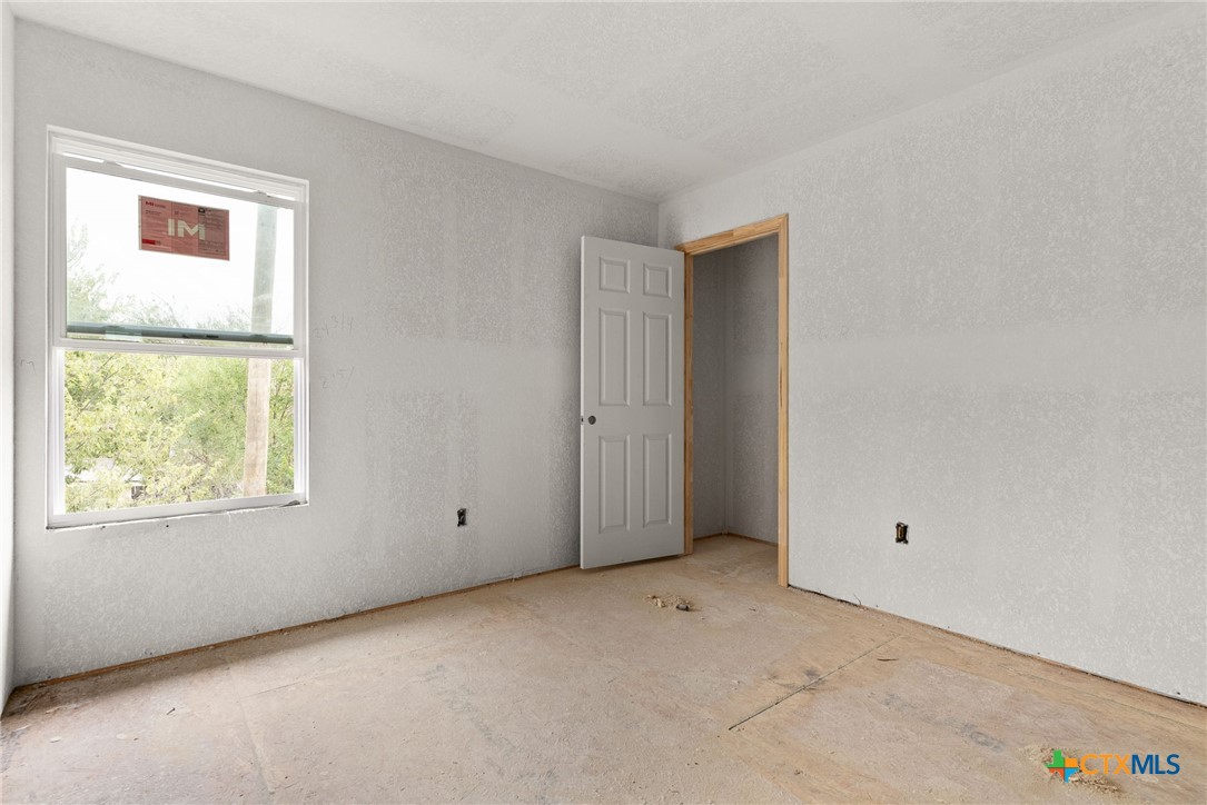 802 White Meadow Lane