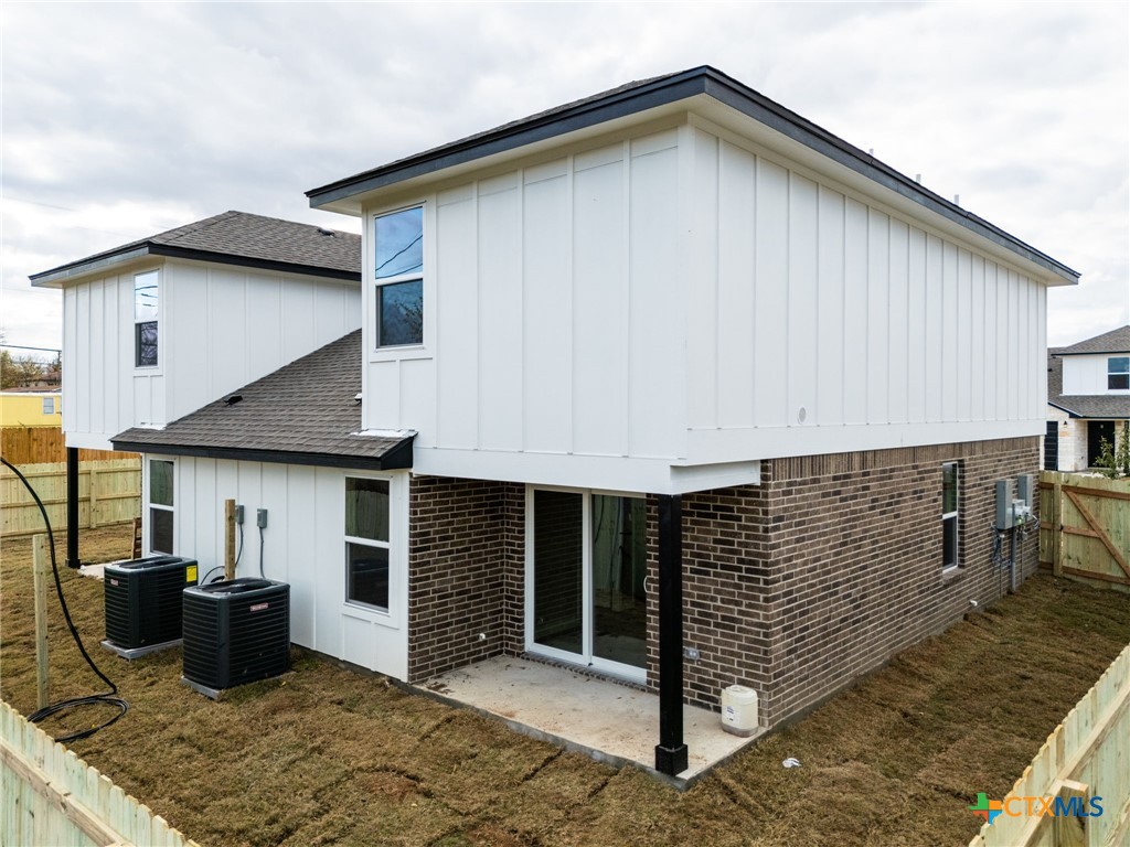 806 White Meadow Lane