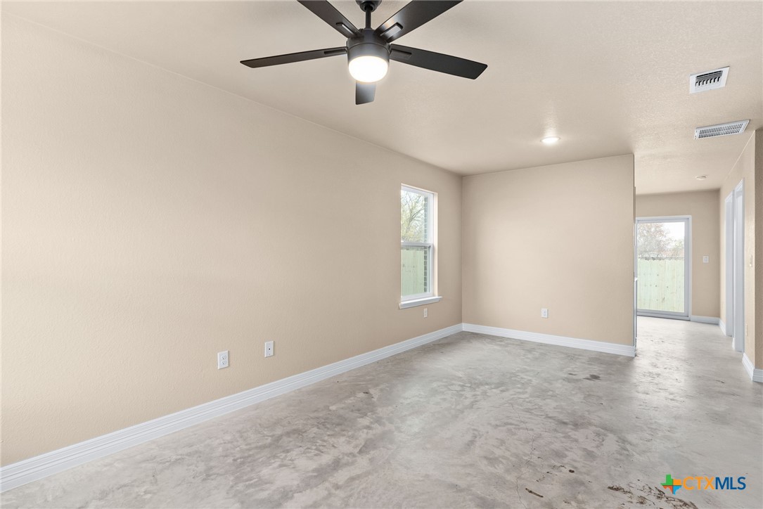 806 White Meadow Lane