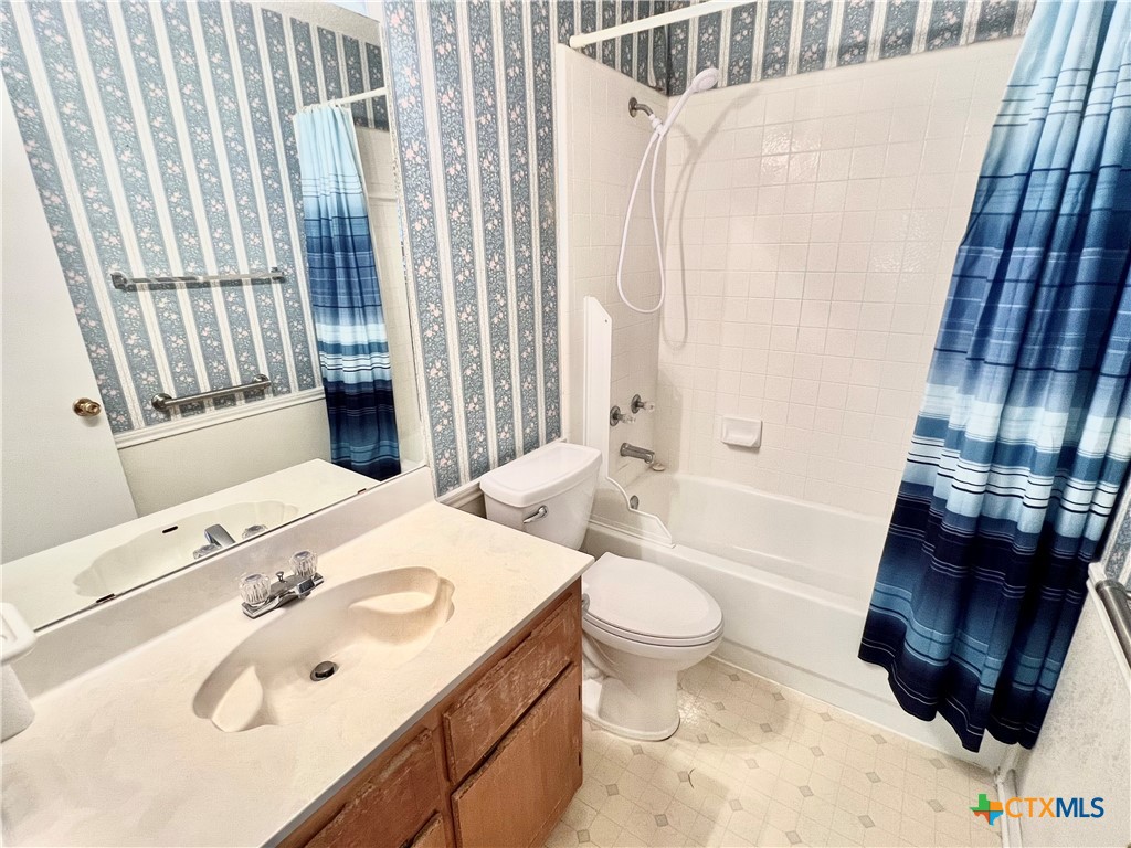 105 Lariat Circle